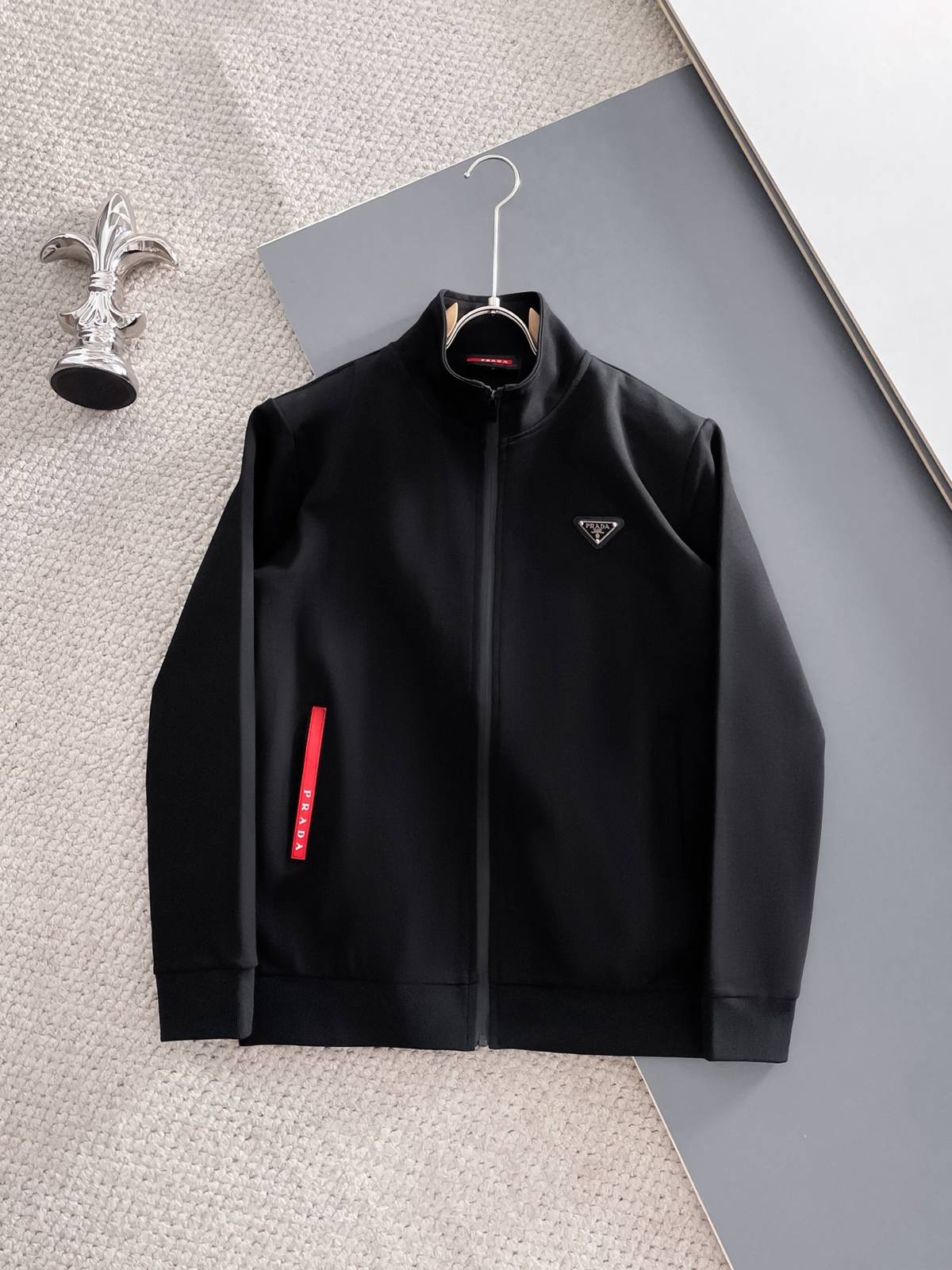 PRADA プラダ メンズ セットアップ ジップアップパーカー ロゴワッペン ロゴテープ スポーツウェア 秋冬 ブラック - 画像 10