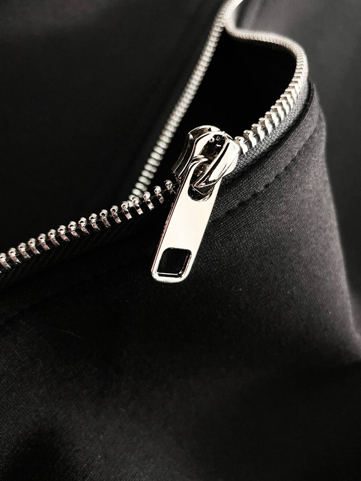 PRADA プラダ メンズ セットアップ ジップアップパーカー ロゴワッペン サイドライン スポーツウェア 秋冬 ブラック - 画像 3