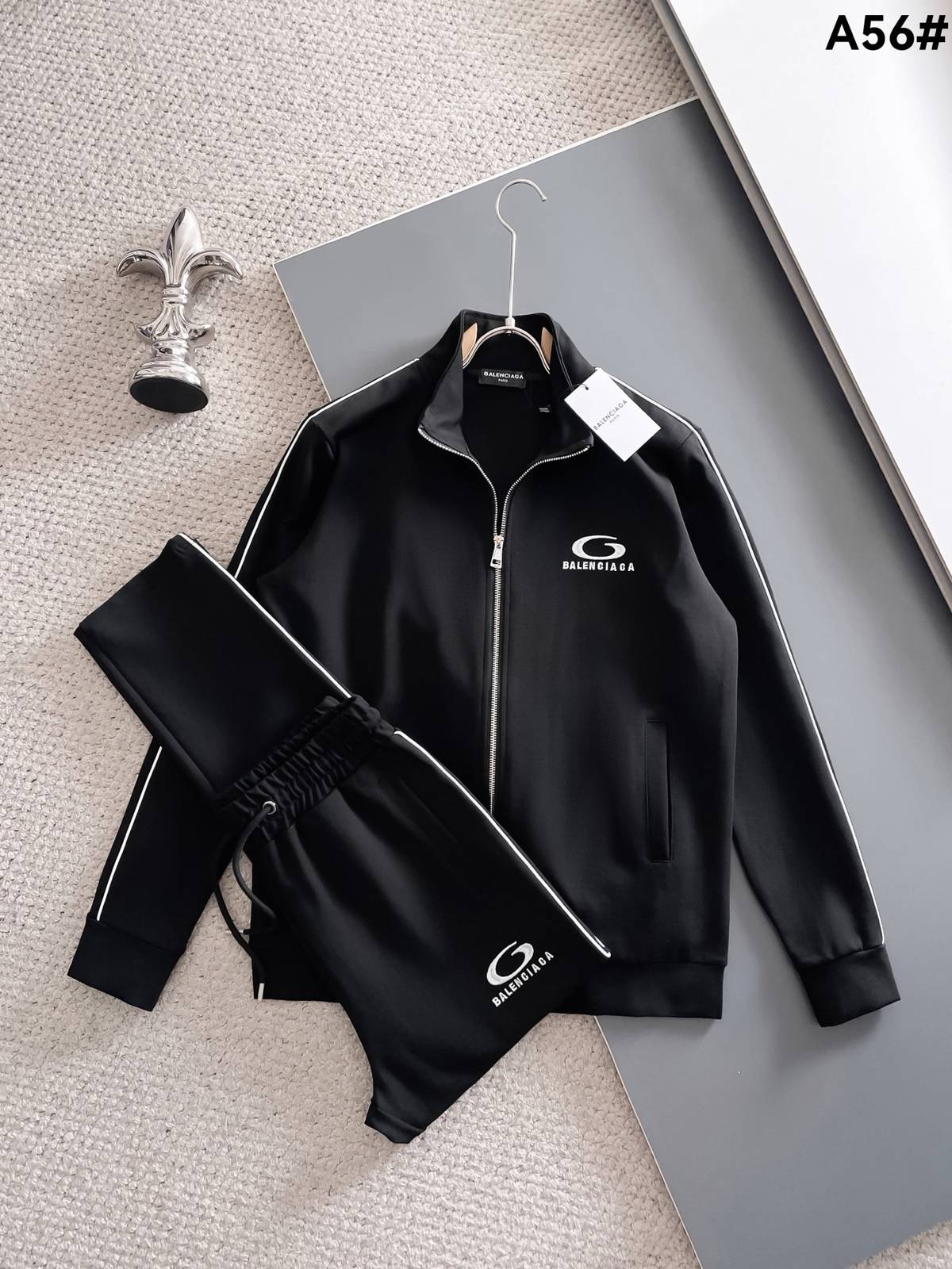 BALENCIAGA バレンシアガ メンズ セットアップ ジップアップパーカー ロゴワッペン ロゴテープ スポーツウェア 秋冬 ブラック