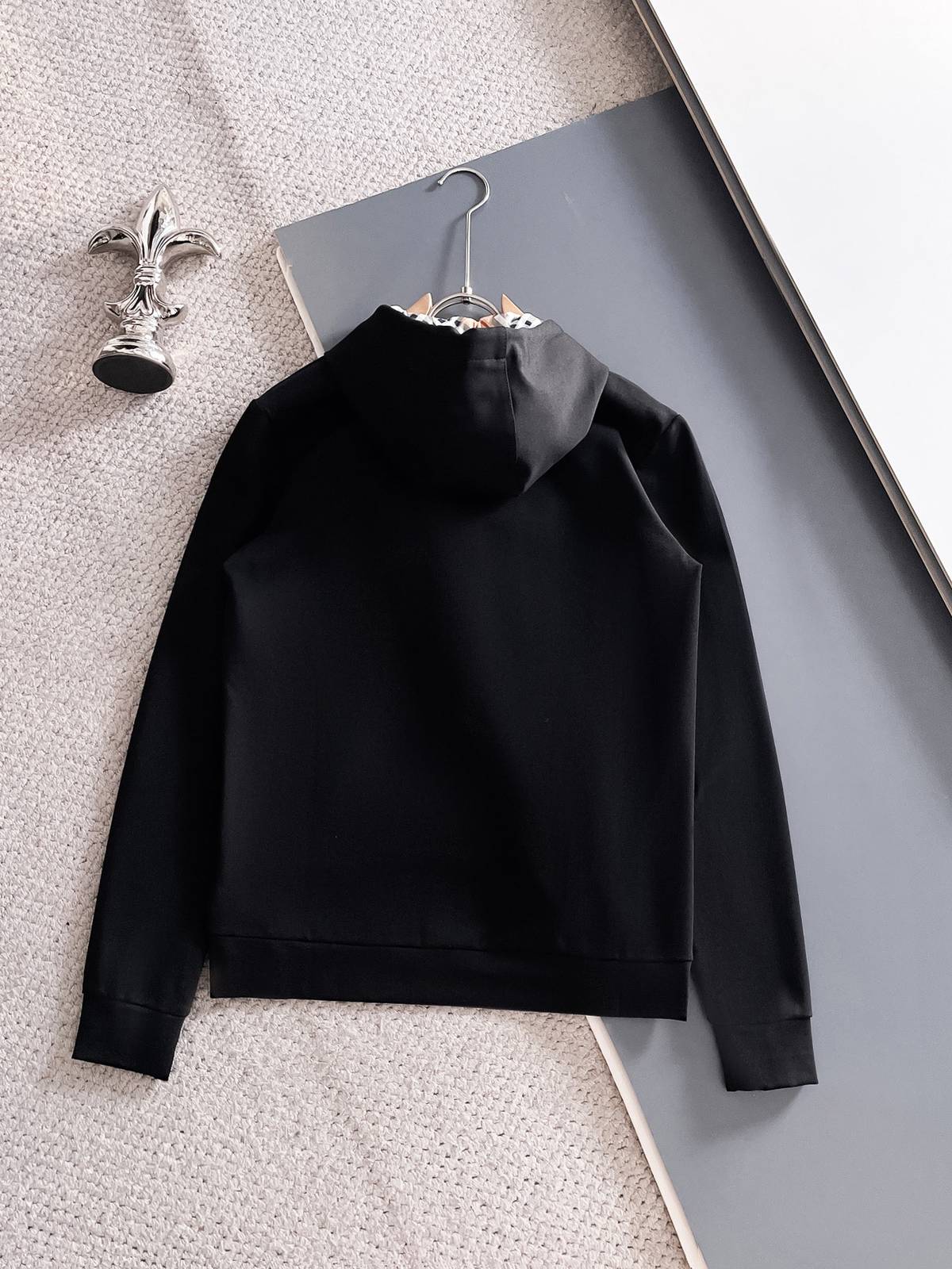 BURBERRY バーバリー メンズ セットアップ ジップパーカー ロゴワッペン ブラック - 画像 8