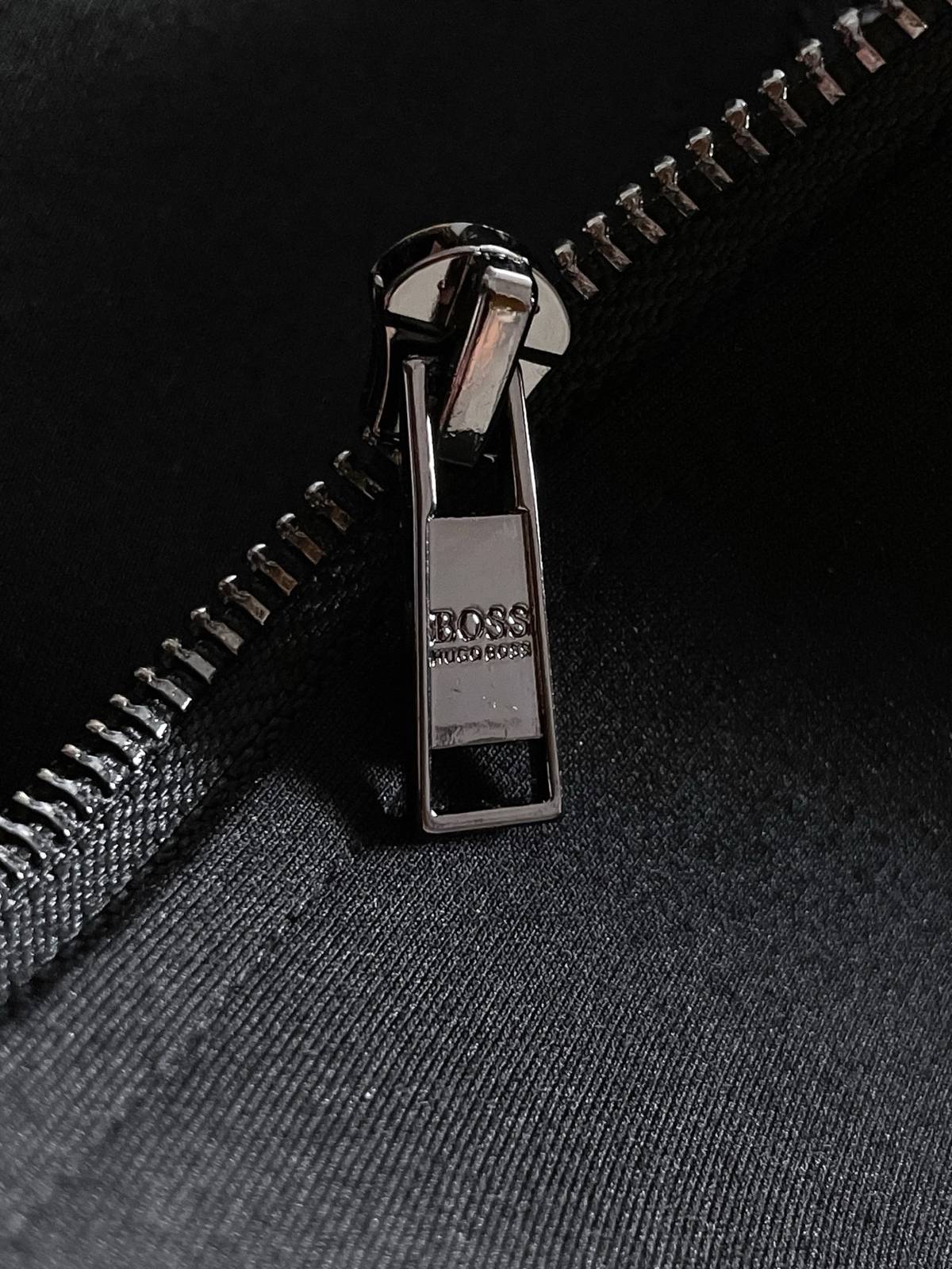 BOSS ボス メンズ セットアップ ジップパーカー ロゴワッペン サイドライン スポーツウェア ブラック - 画像 6