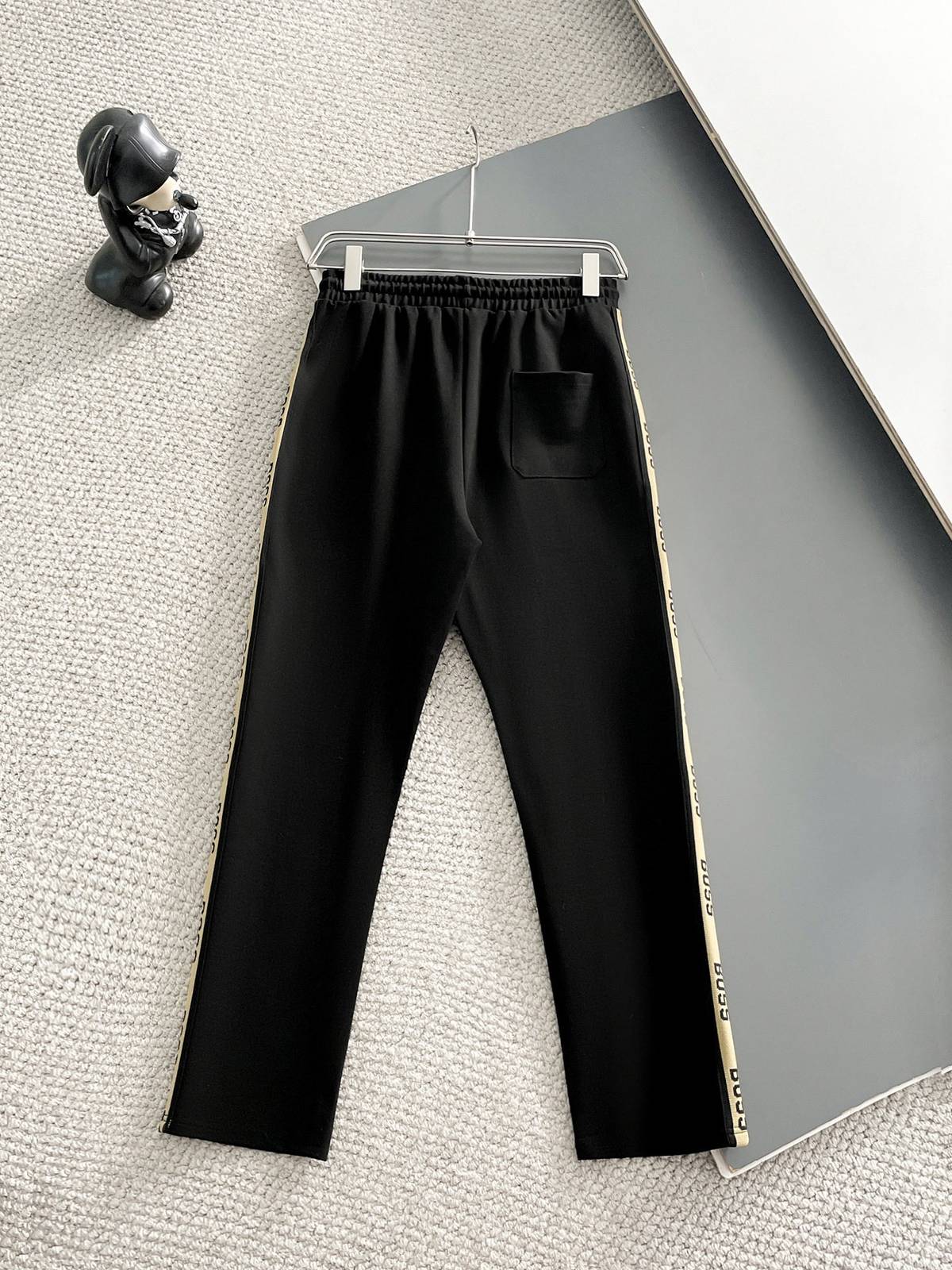 BOSS メンズ セットアップ ジップアップパーカー ロゴテープ ロゴワッペン スポーツウェア ストリート ブラック - 画像 6