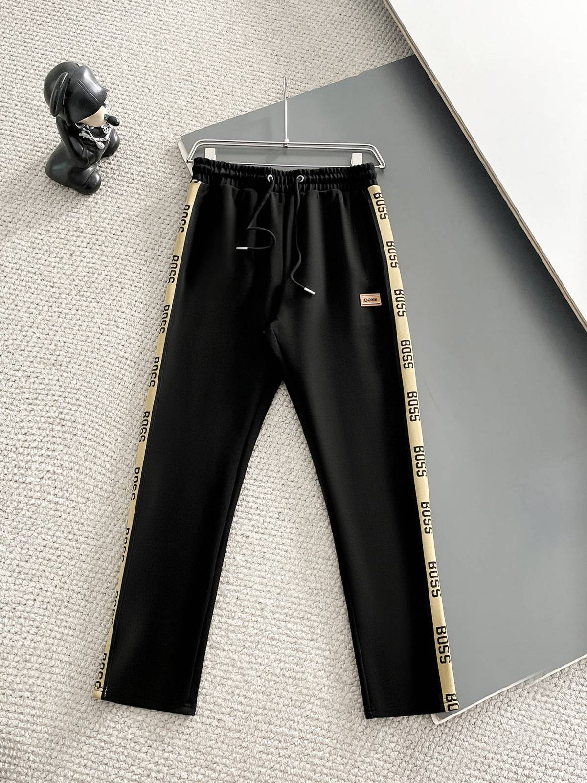 BOSS メンズ セットアップ ジップアップパーカー ロゴテープ ロゴワッペン スポーツウェア ストリート ブラック - 画像 7