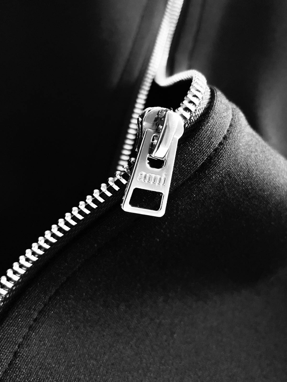 AMIRI メンズ セットアップ ジップアップパーカー ロゴワッペン ロゴテープ スポーツウェア 秋冬 ブラック - 画像 5