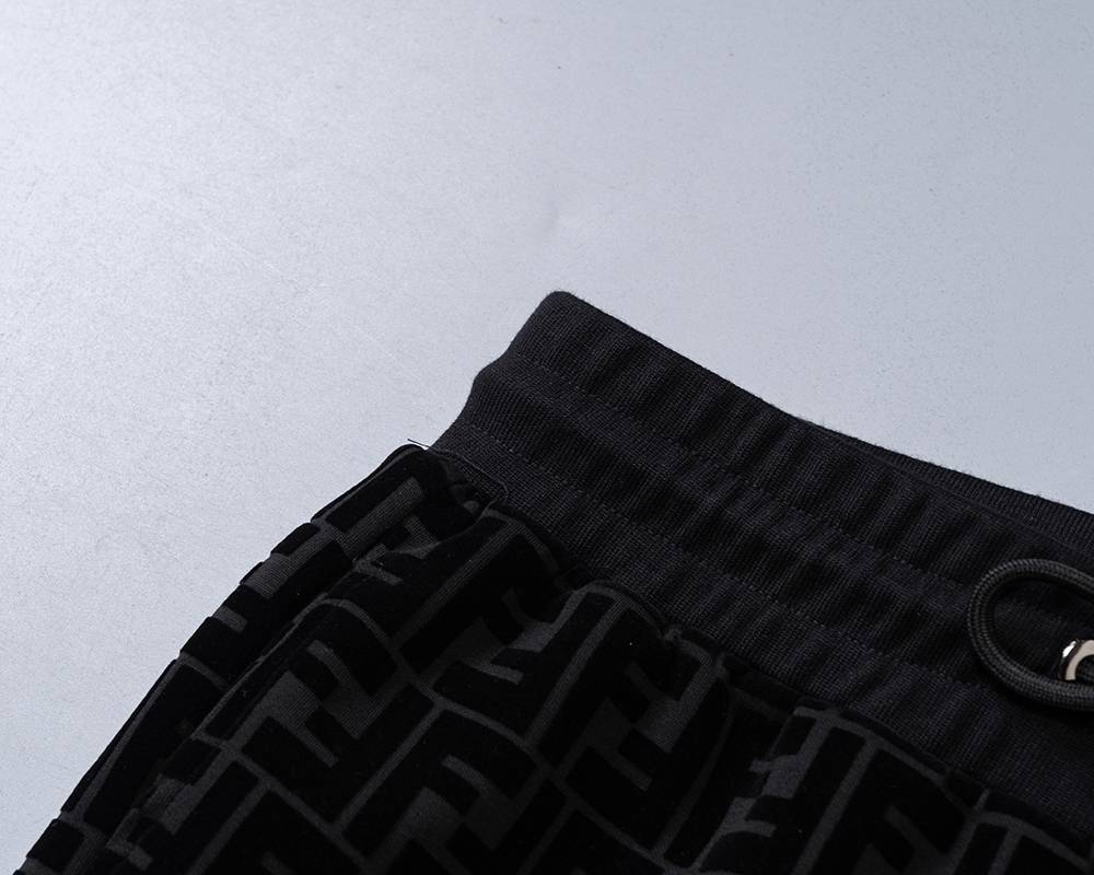 FENDI メンズ セットアップ ジップパーカー ロゴワッペン ロゴ刺繍 ブラック - 画像 9