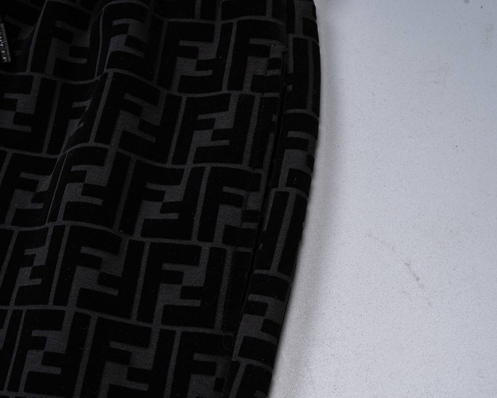 FENDI メンズ セットアップ ジップパーカー ロゴワッペン ロゴ刺繍 ブラック - 画像 10