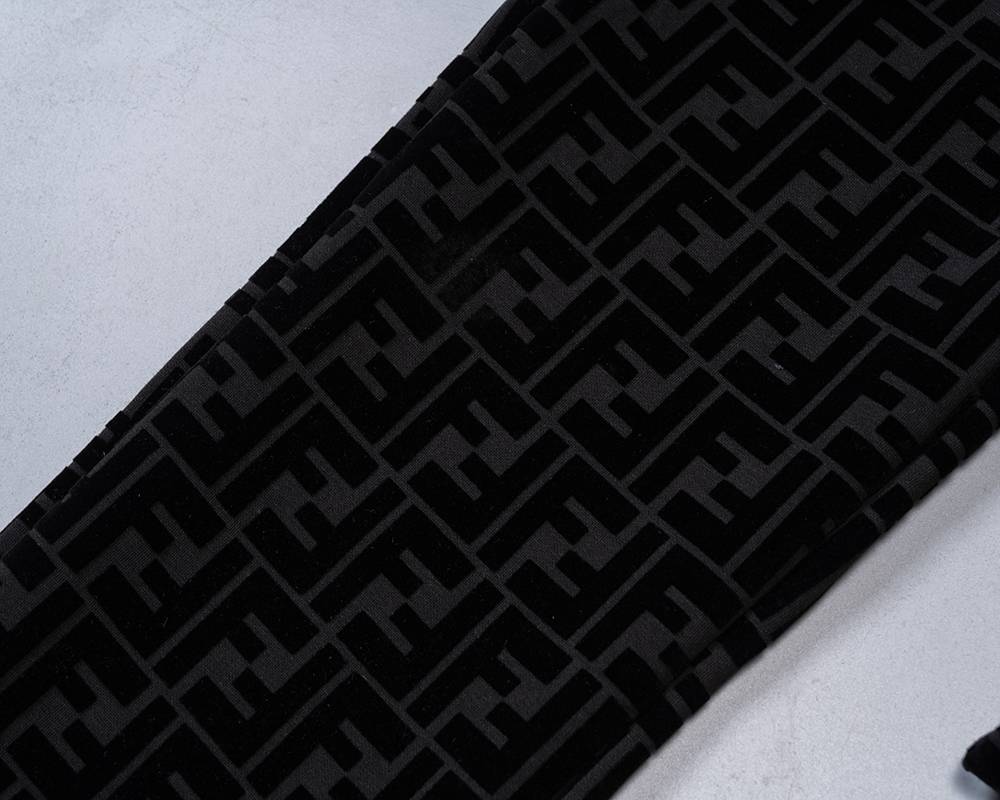FENDI メンズ セットアップ ジップパーカー ロゴワッペン ロゴ刺繍 ブラック - 画像 13