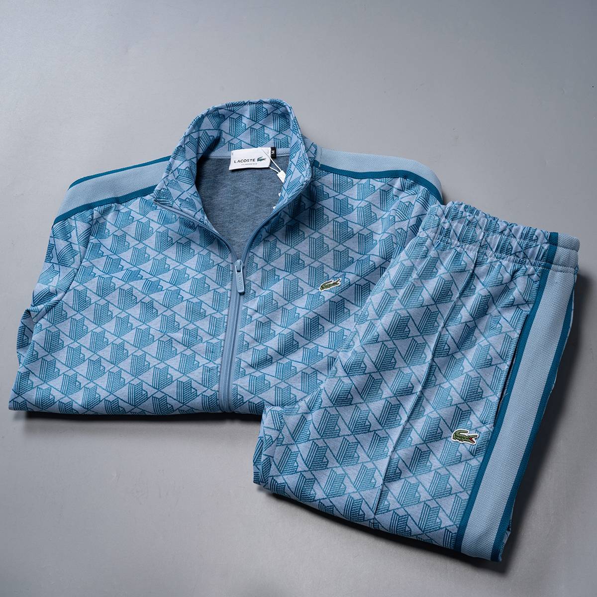 LACOSTE ラコステ セットアップ メンズ ジップパーカー ロゴワッペン ロゴテープ サイドライン スウェットセットアップ ブルーグレー - 画像 19