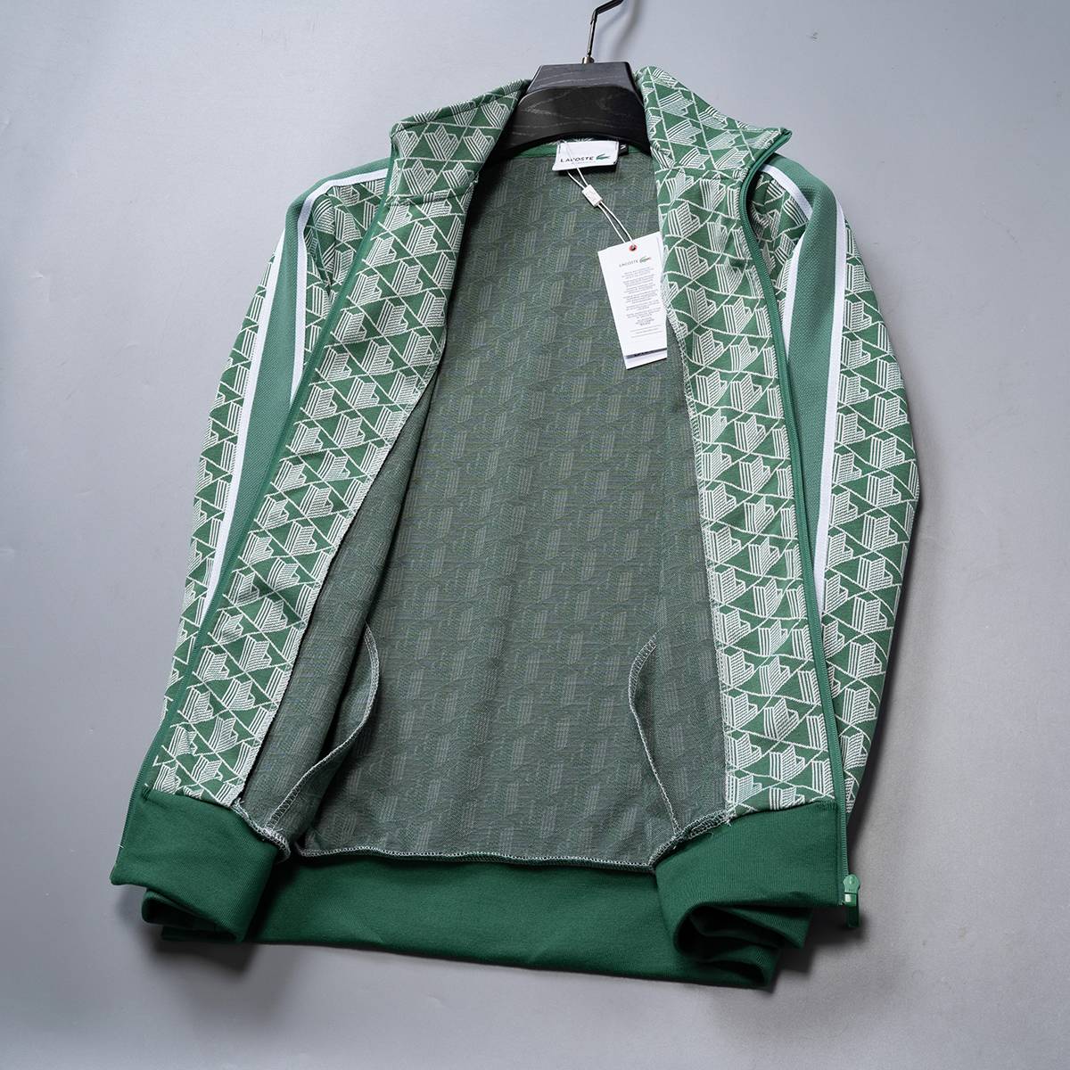 LACOSTE ラコステ セットアップ メンズ ジップパーカー ロゴ柄 ロゴテープ スポーツウェア 秋冬 ネイビー - 画像 2