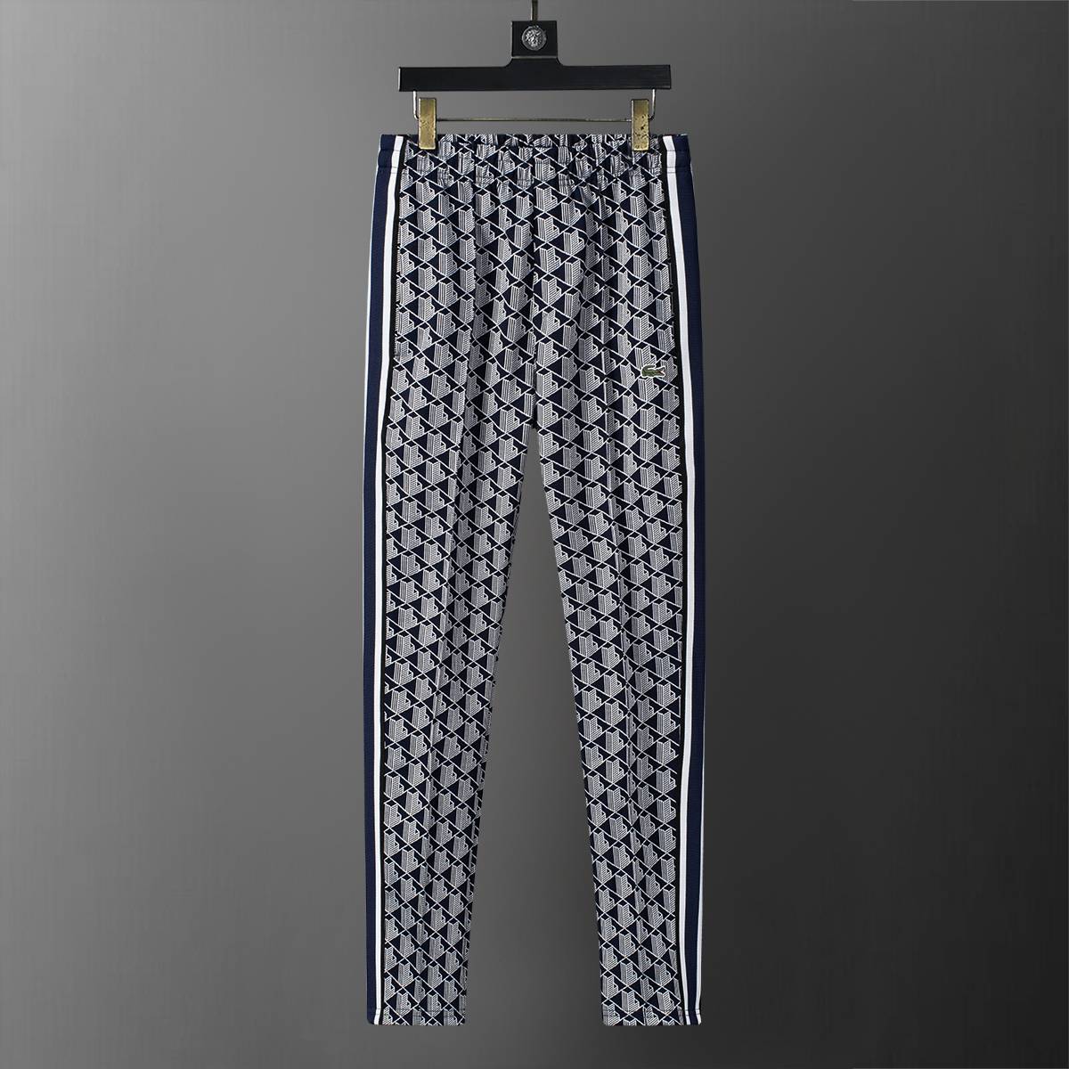 VERSACE ヴェルサーチ セットアップ メンズ ジップアップパーカー ロゴワッペン ロゴ刺繍 スウェットセットアップ ストリート ブラック ホワイト - 画像 6