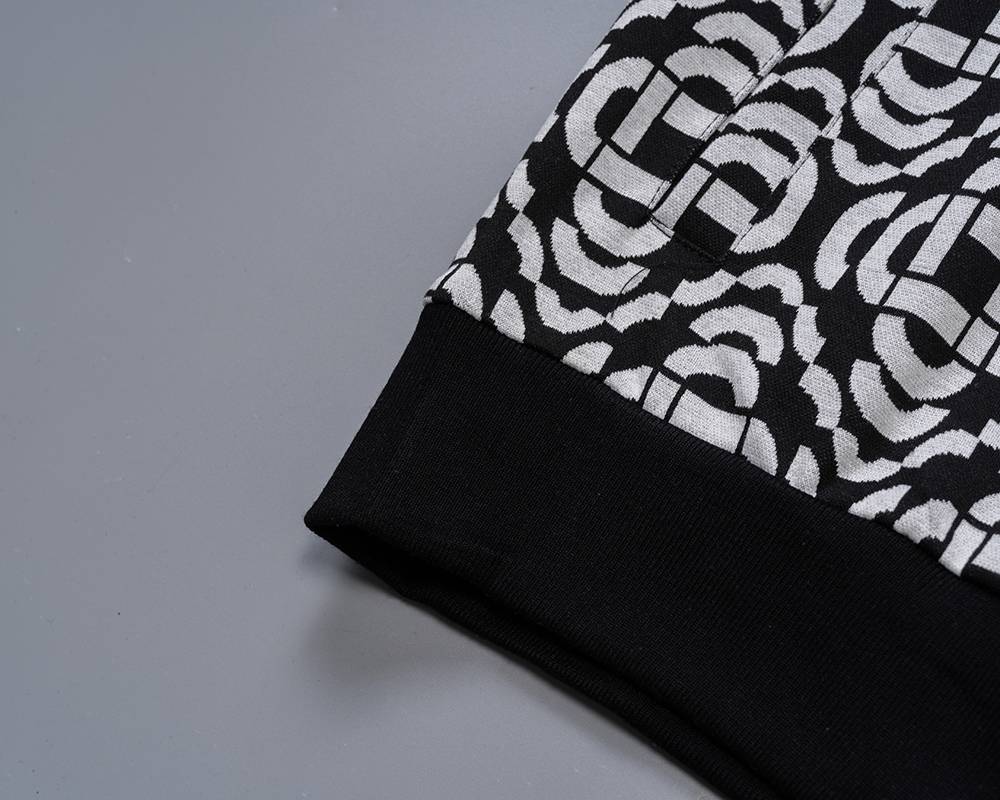 VERSACE ヴェルサーチ セットアップ メンズ ジップアップパーカー ロゴワッペン グレカ柄 ブラック - 画像 16