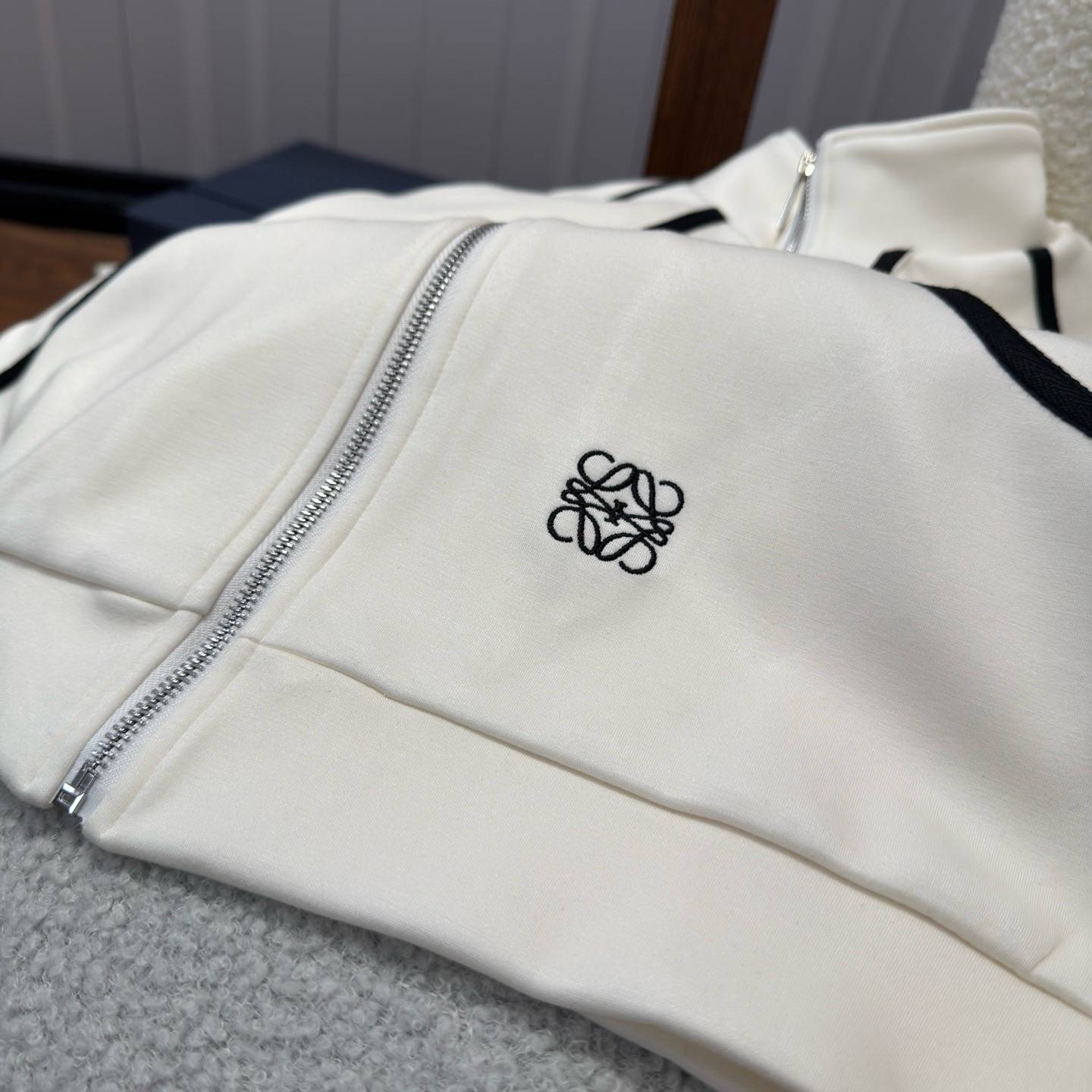 ロエベ メンズ セットアップ ジップアップパーカー ロゴ刺繍 スウェットセットアップ ストリート ホワイト - 画像 5