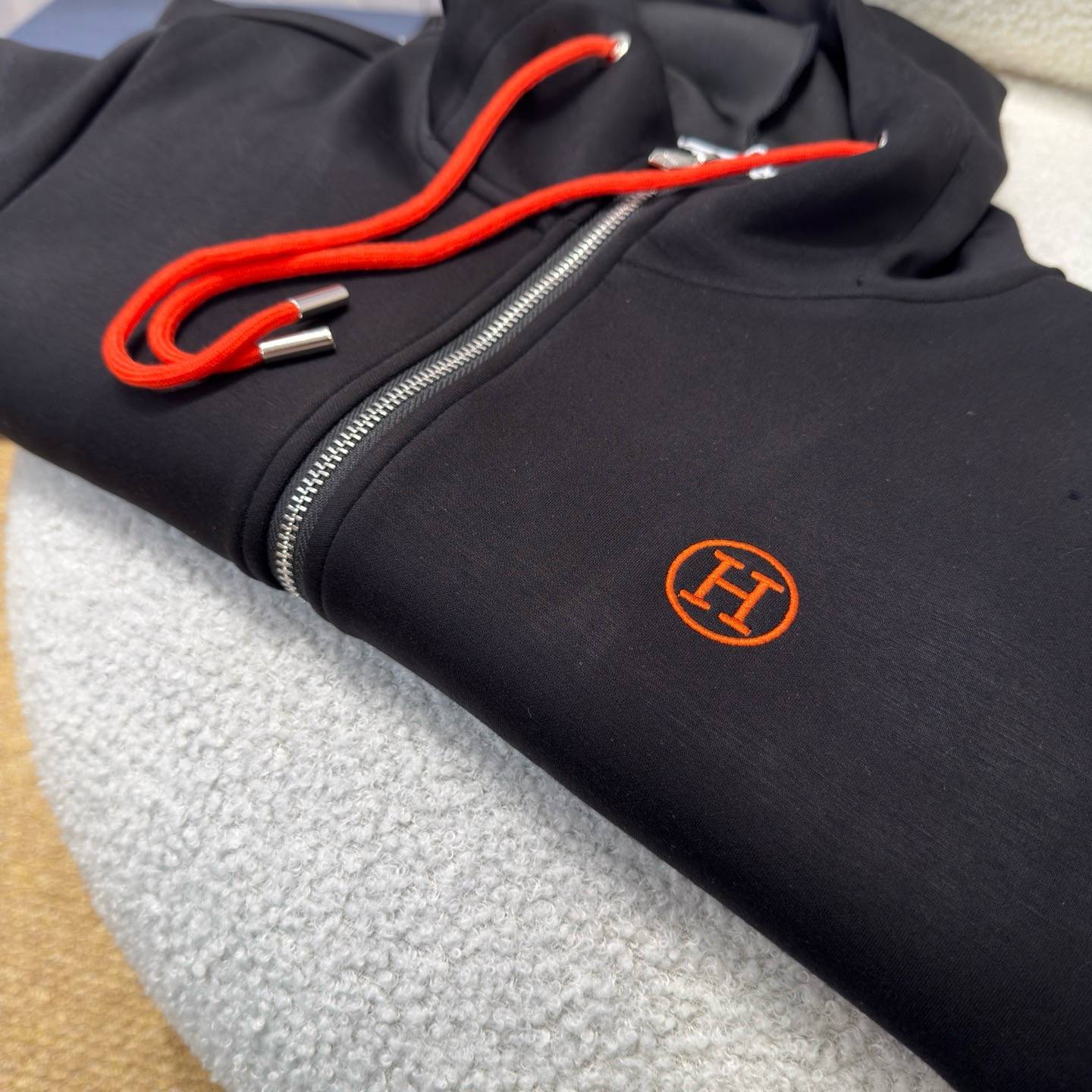 HERMES ヘルメス メンズ セットアップ ジップアップパーカー ロゴワッペン ロゴ刺繍 スポーツウェア 秋冬 ブラック レッド - 画像 5