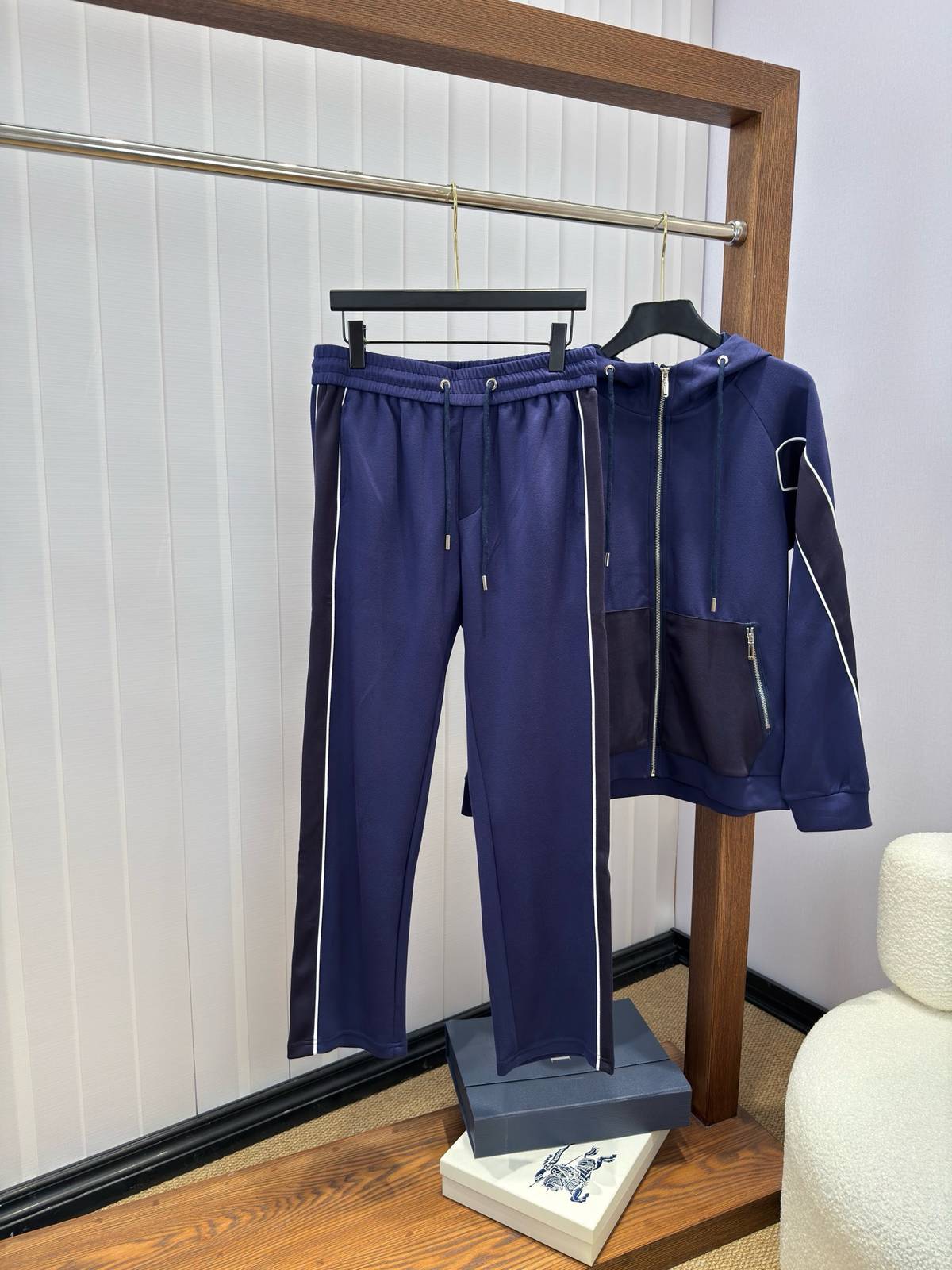 DIOR ディオール メンズ セットアップ ジップパーカー ロゴテープ サイドライン スポーツウェア 秋冬 ブルー - 画像 7