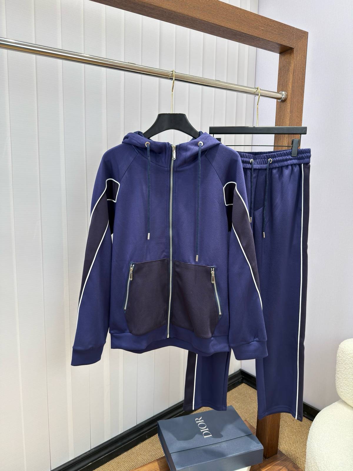 DIOR ディオール メンズ セットアップ ジップパーカー ロゴテープ サイドライン スポーツウェア 秋冬 ブルー - 画像 8