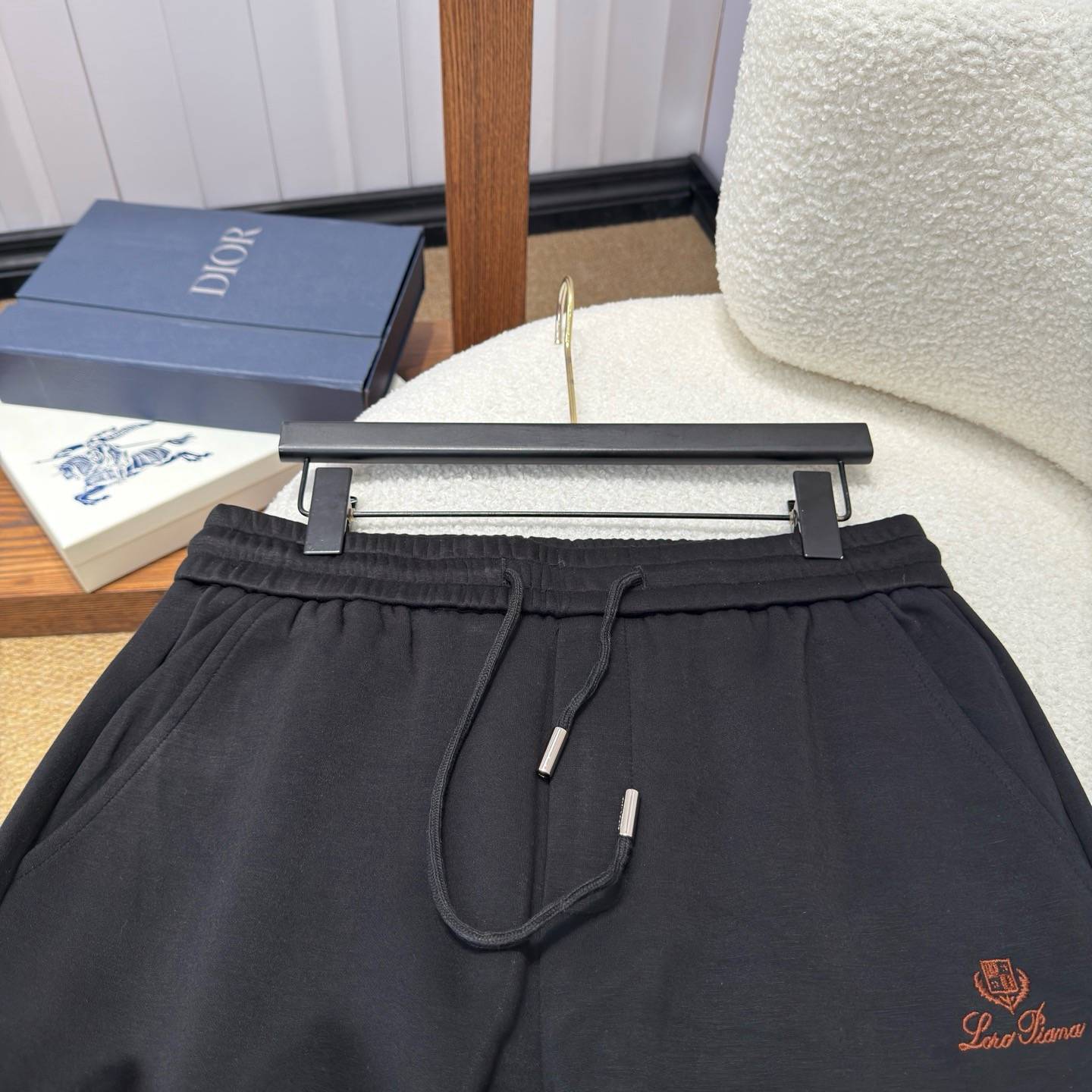 Dior ディオール メンズ セットアップ ジャージ スウェットセットアップ ロゴ刺繍 メタルボタン ファッションパーカー 39 44 ブラック - 画像 3