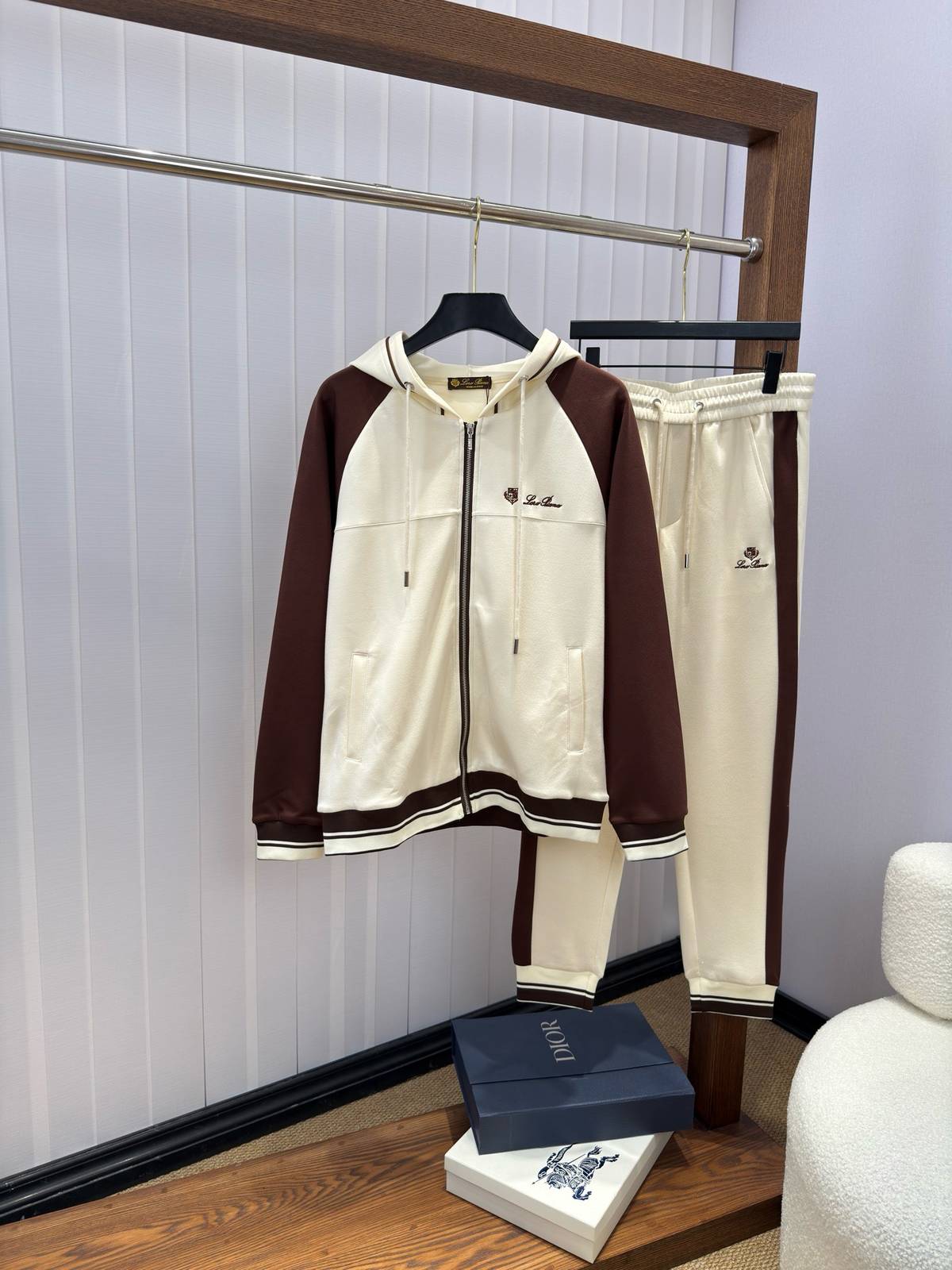 LOEWE ロエベ メンズ セットアップ ジップパーカー ロゴ刺繍 プルオーバーパーカー トラックパンツ ブラック ブラウン