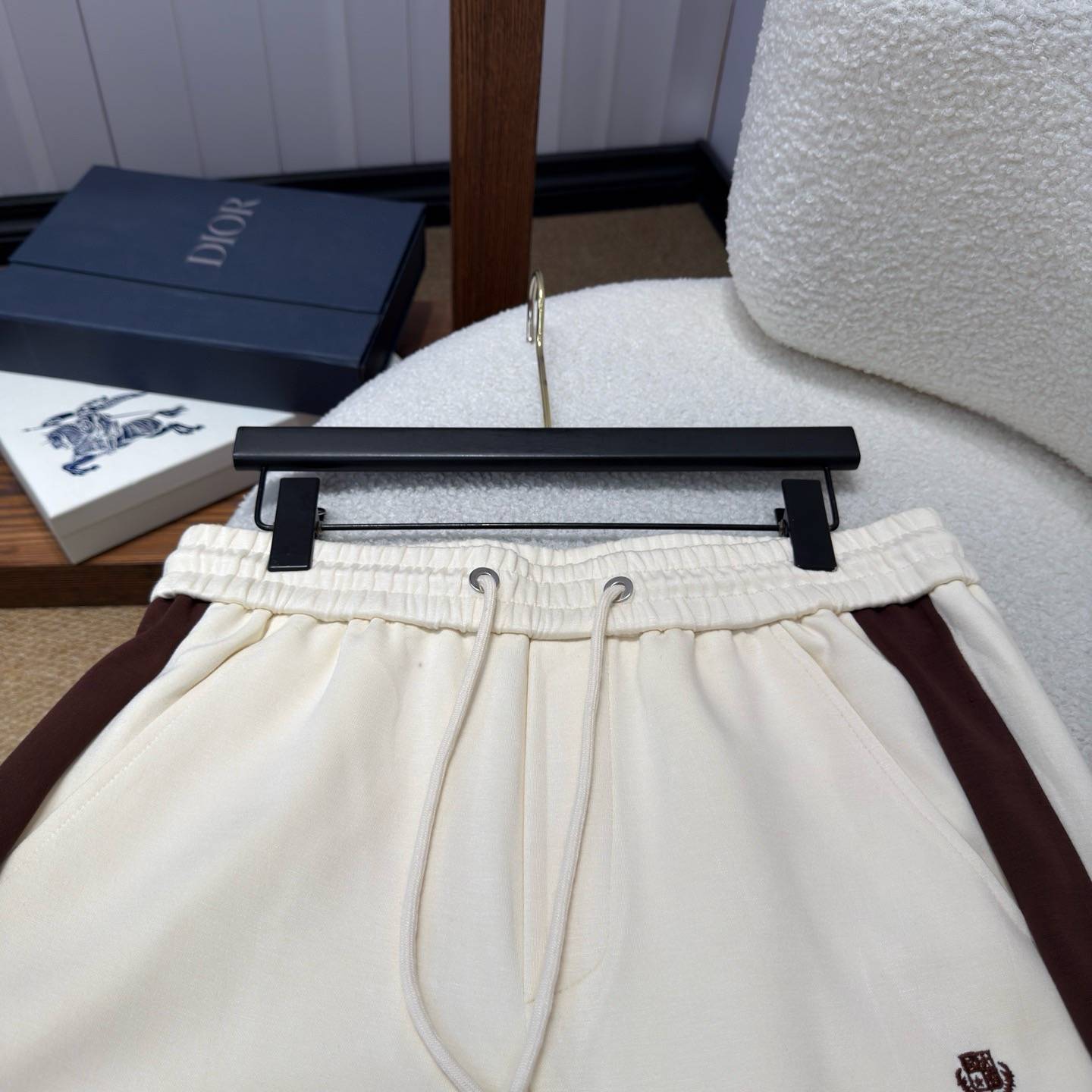 LOEWE ロエベ メンズ セットアップ ジップパーカー ロゴ刺繍 プルオーバーパーカー トラックパンツ ブラック ブラウン - 画像 3
