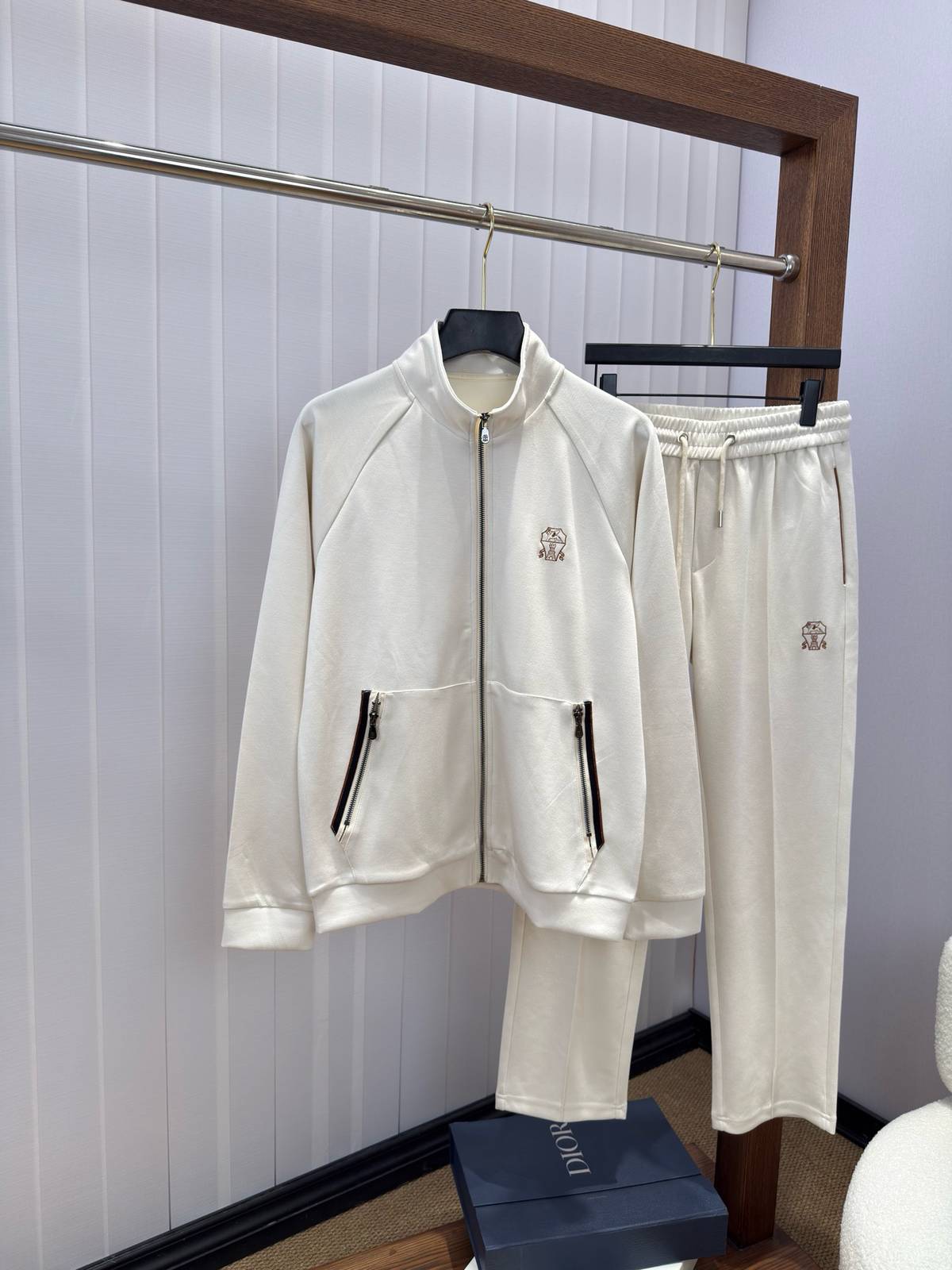 MONCLER モンクレール メンズ セットアップ ジップアップパーカー ロゴワッペン トレーニングウェア 秋冬 ホワイト - 画像 8