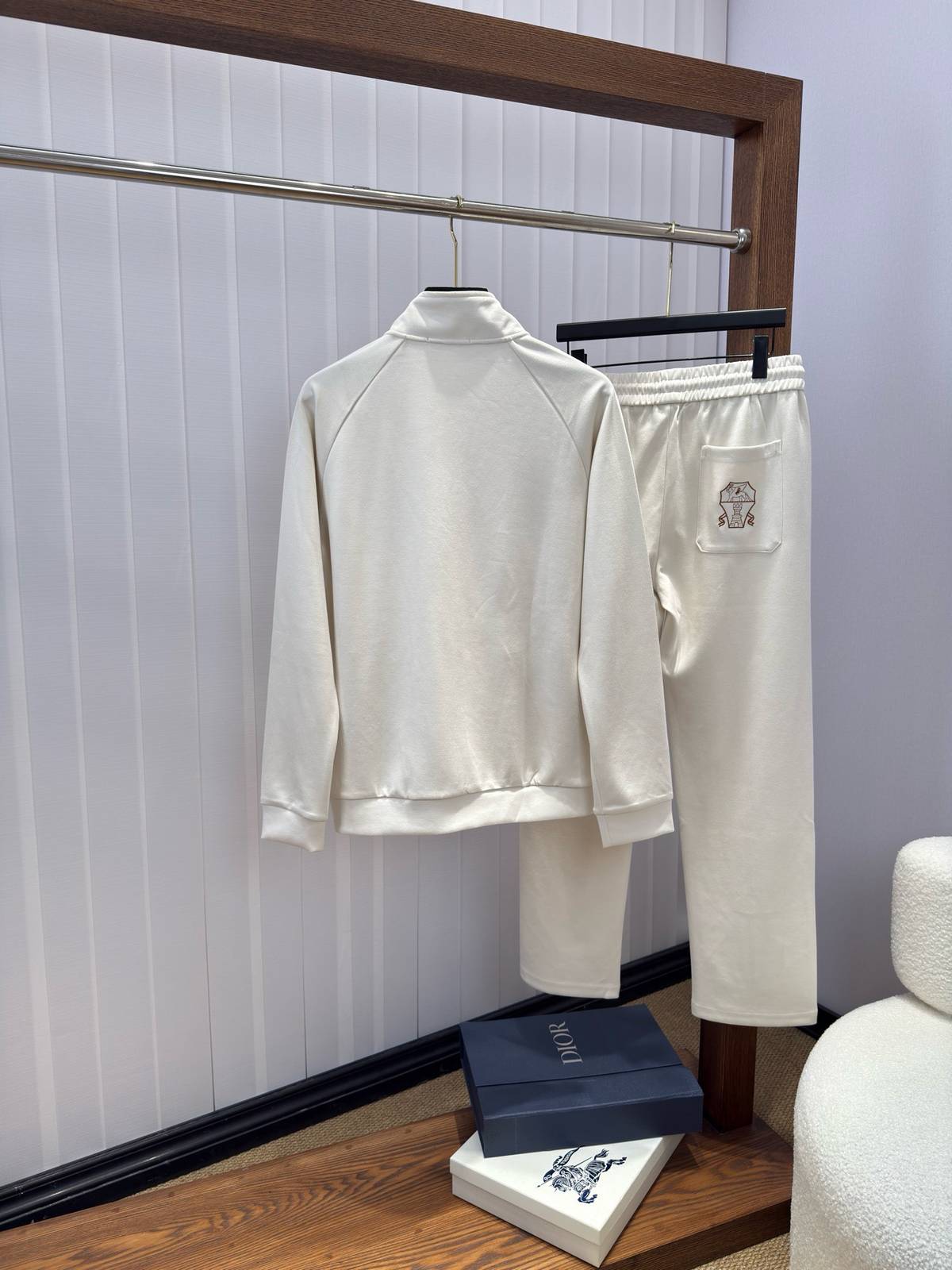 MONCLER モンクレール メンズ セットアップ ジップアップパーカー ロゴワッペン トレーニングウェア 秋冬 ホワイト - 画像 9