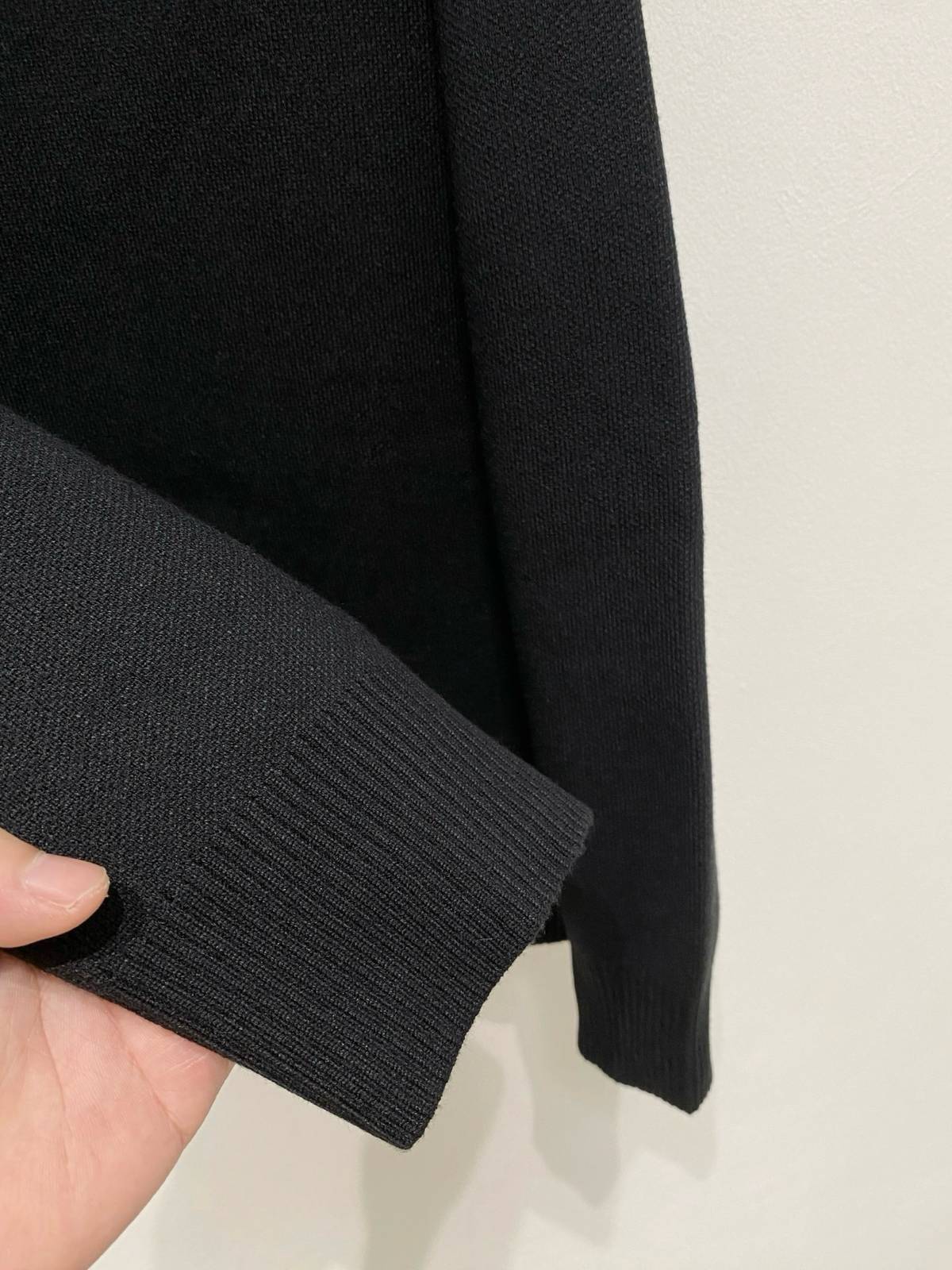 ディオール メンズ ニット クルーネック ロゴ刺繍 ニットプルオーバー 上品 秋冬 ブラック - 画像 3
