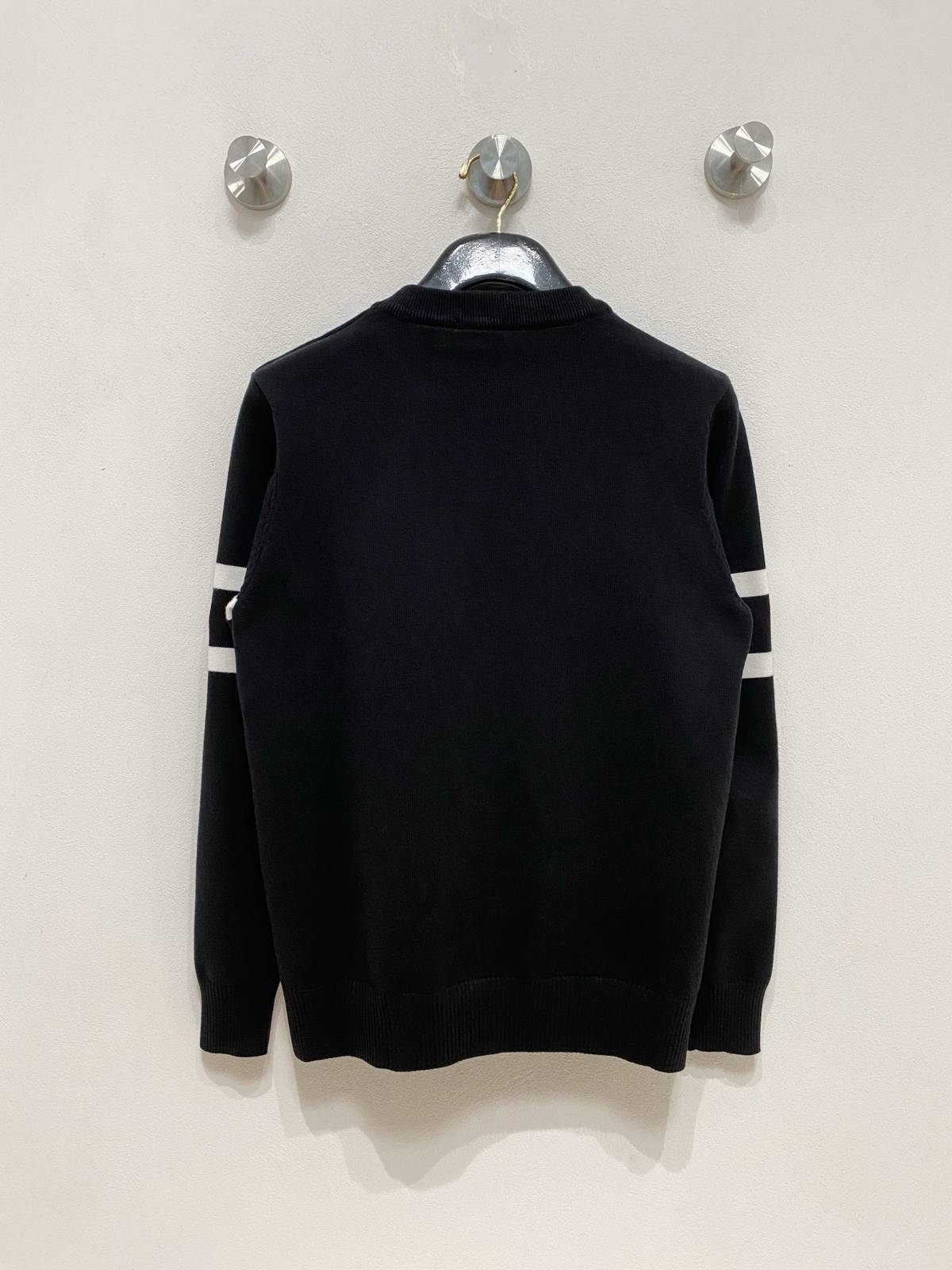 MONCLER モンクレール メンズ ニット クルーネック ローゲージ リブニット ブラック ホワイト - 画像 3