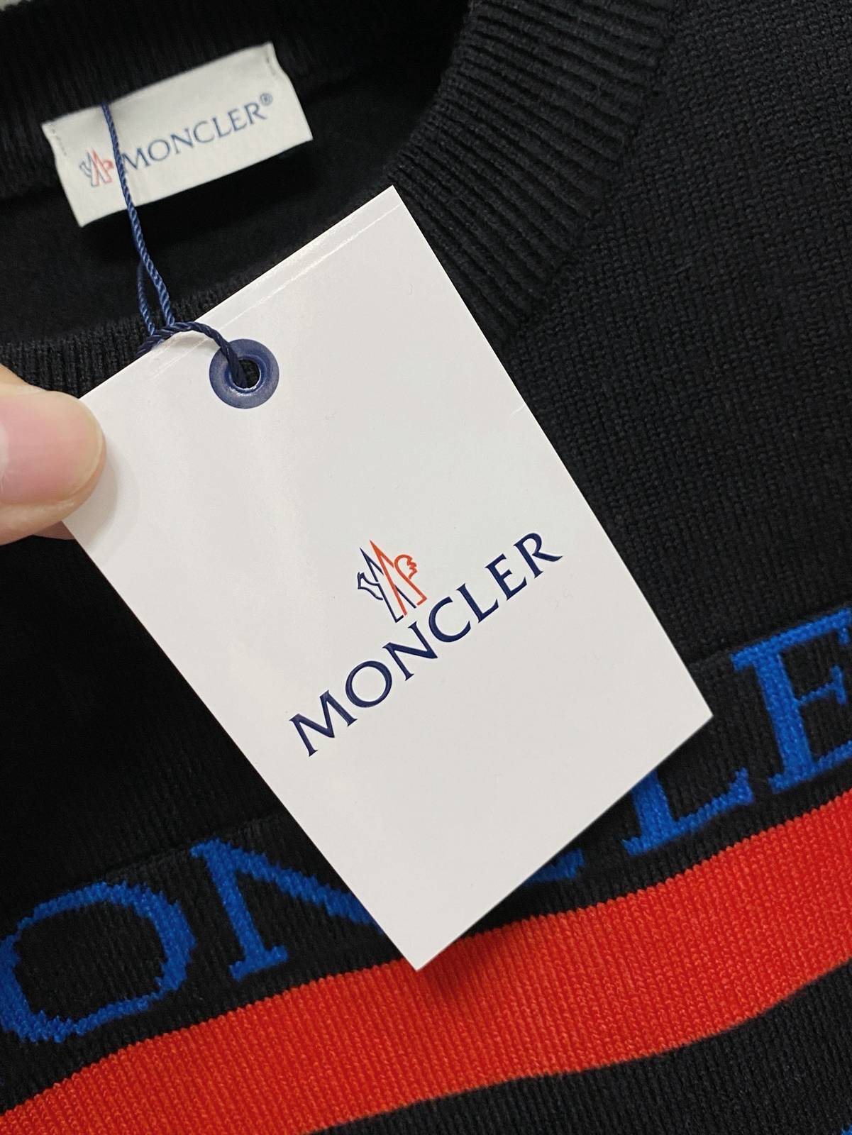 MONCLER モンクレール メンズ ニット クルーネック ロゴ刺繍 ワッフル編み リブニット 秋冬 オーバーサイズ ブラック - 画像 4
