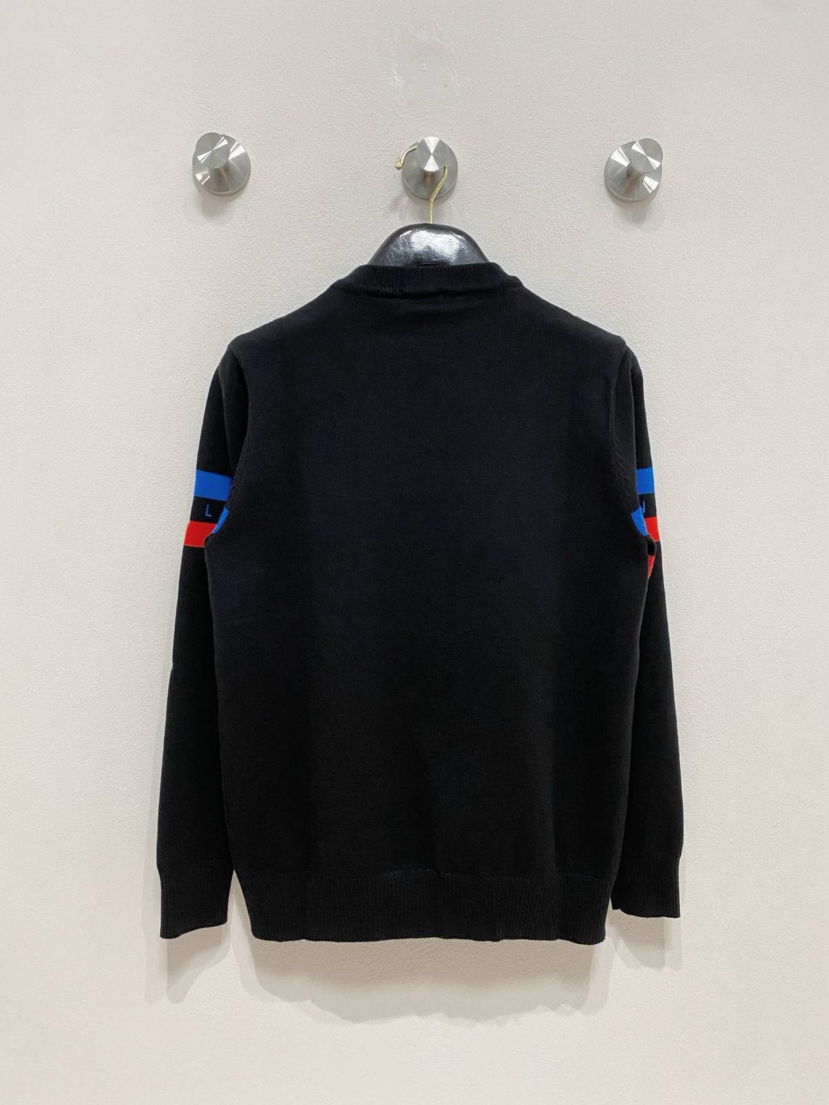 MONCLER モンクレール メンズ ニット クルーネック ローゲージ ワッフル編み レギュラーフィット ブラック - 画像 3