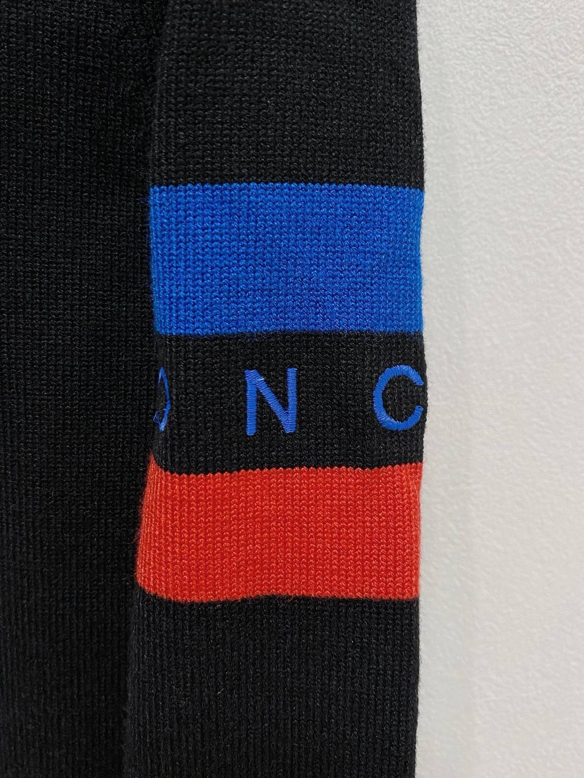 MONCLER モンクレール メンズ ニット クルーネック ローゲージ ワッフル編み レギュラーフィット ブラック - 画像 5