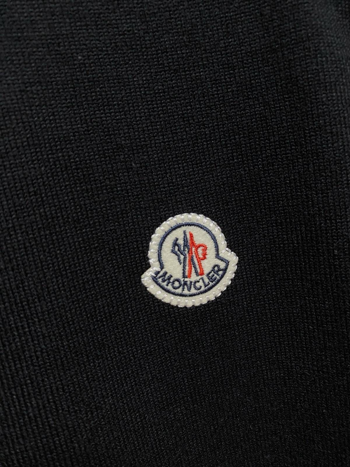 MONCLER モンクレール メンズ ニット クルーネック ローゲージ ワッフル編み レギュラーフィット ブラック - 画像 7