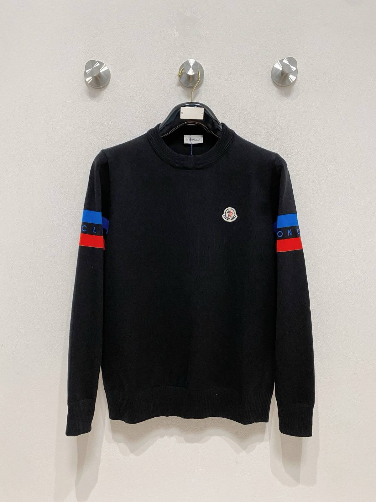 MONCLER モンクレール メンズ ニット クルーネック ローゲージ ワッフル編み レギュラーフィット ブラック - 画像 10