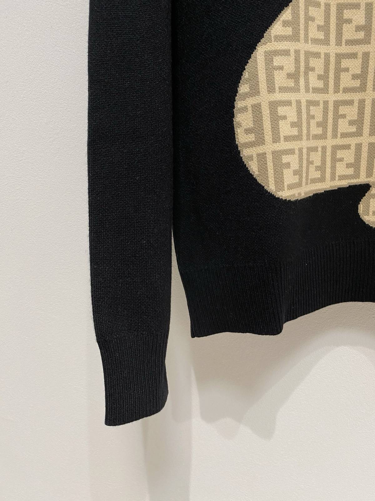 FENDI フェンディ レディース ニット クルーネック ケーブルニット ロゴ刺繍 ファッション ブラック - 画像 5