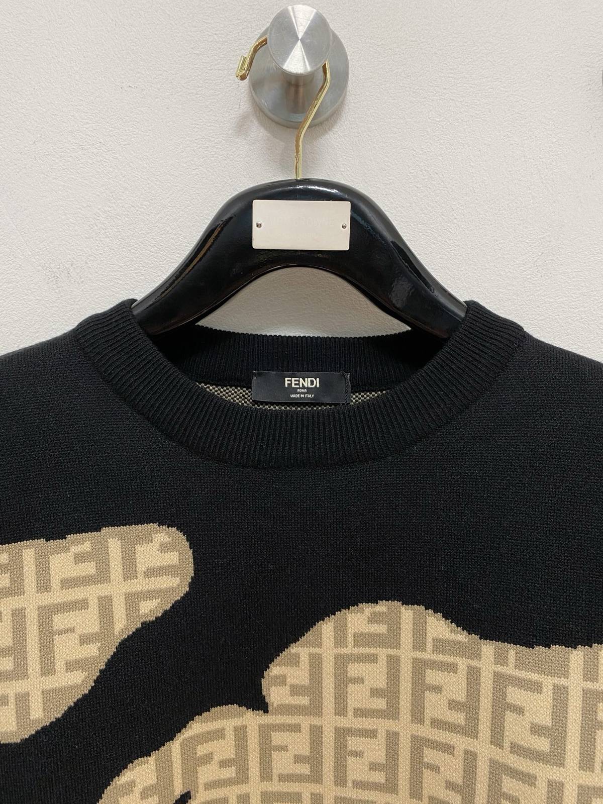 FENDI フェンディ レディース ニット クルーネック ケーブルニット ロゴ刺繍 ファッション ブラック - 画像 10