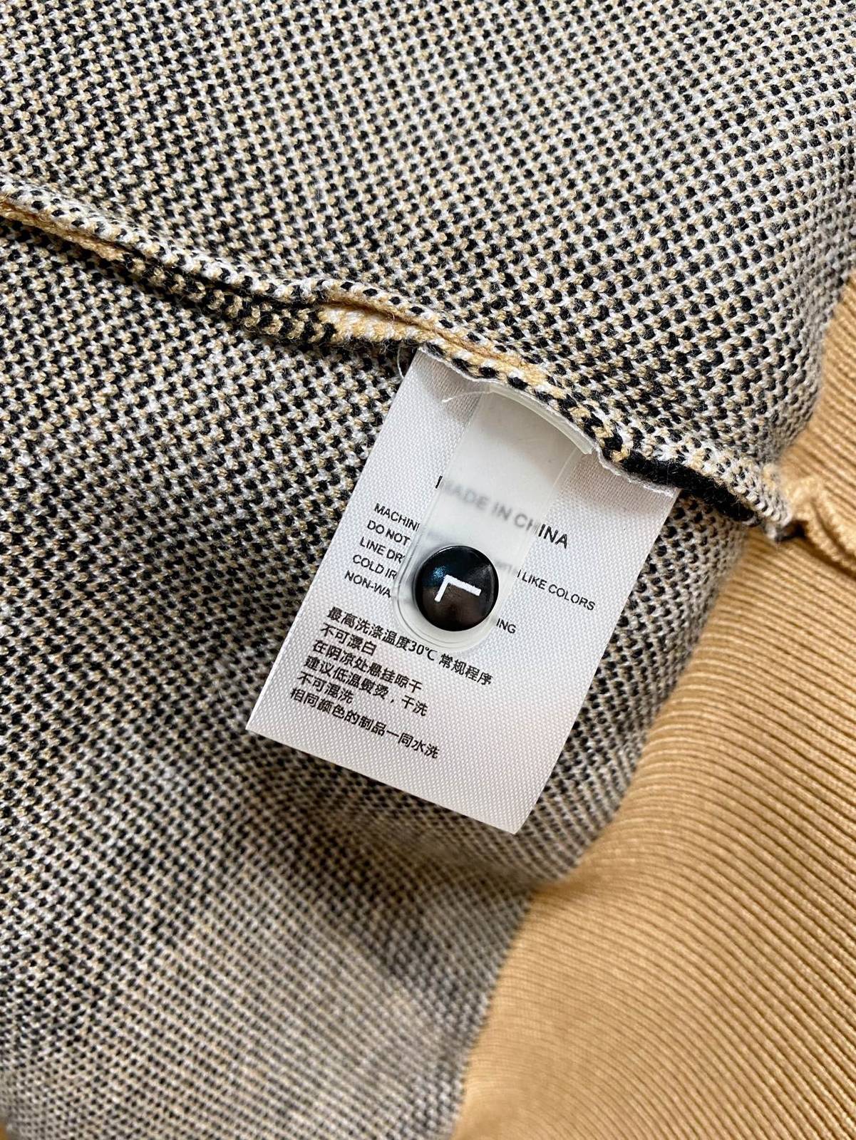 BURBERRY バーバリー メンズ ニット クルーネック ケーブルニット ロゴ刺繍 オーバーサイズ ベージュ - 画像 3