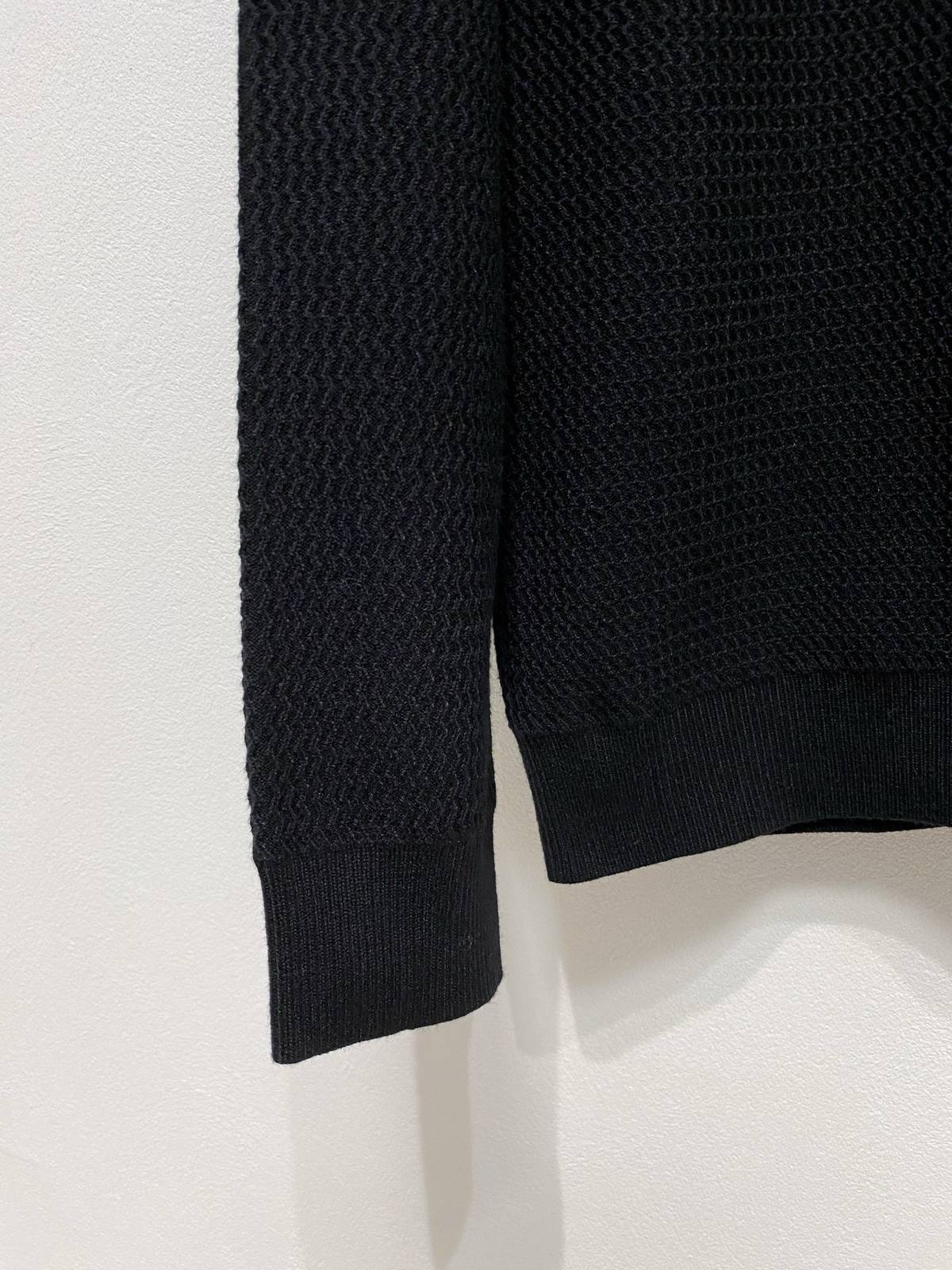 MONCLER モンクレール メンズ ニット クルーネック ワッフル編み ロゴ刺繍 ファッション ブラック M - 画像 4