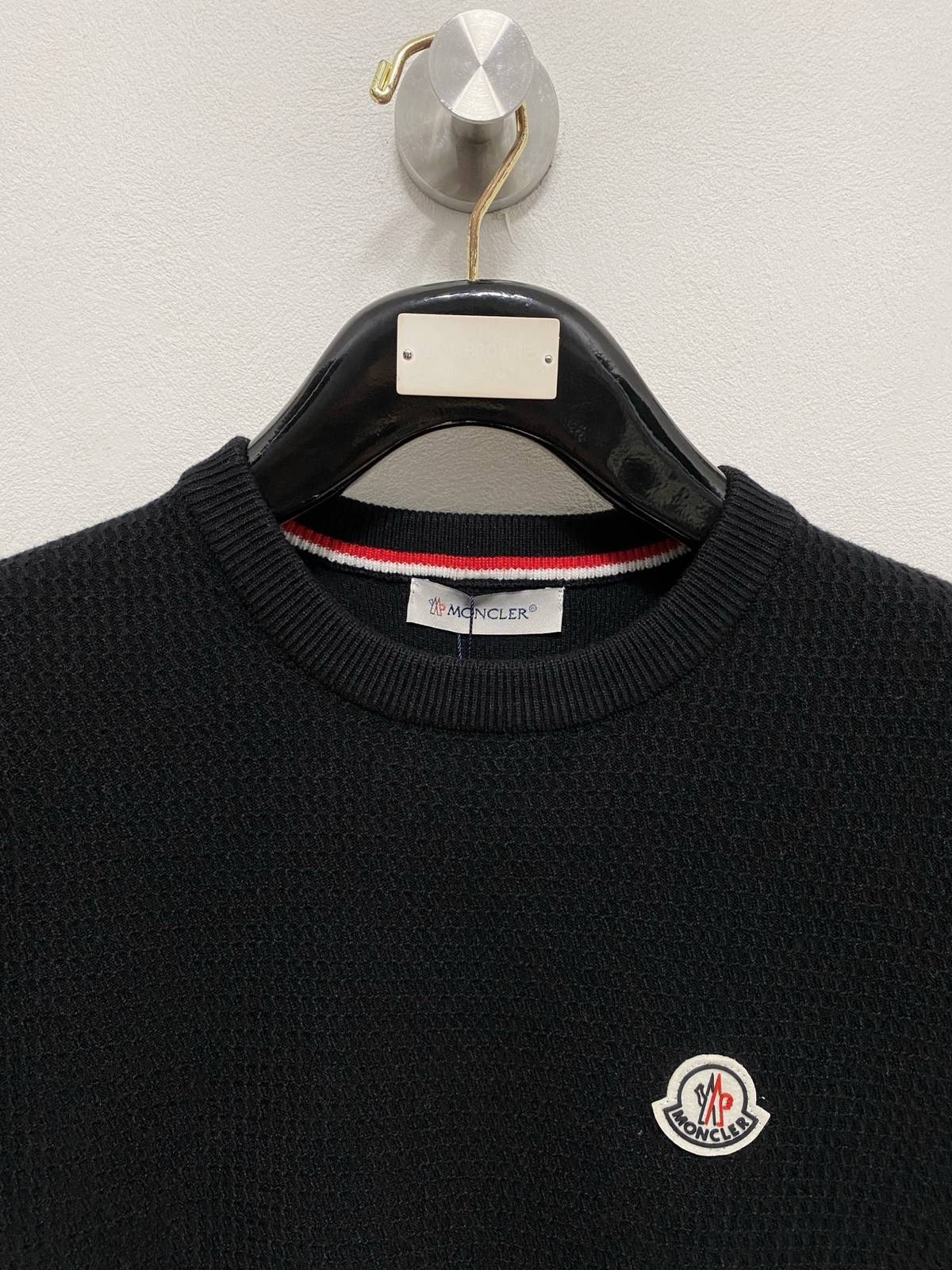 MONCLER モンクレール メンズ ニット クルーネック ワッフル編み ロゴ刺繍 ファッション ブラック M - 画像 8