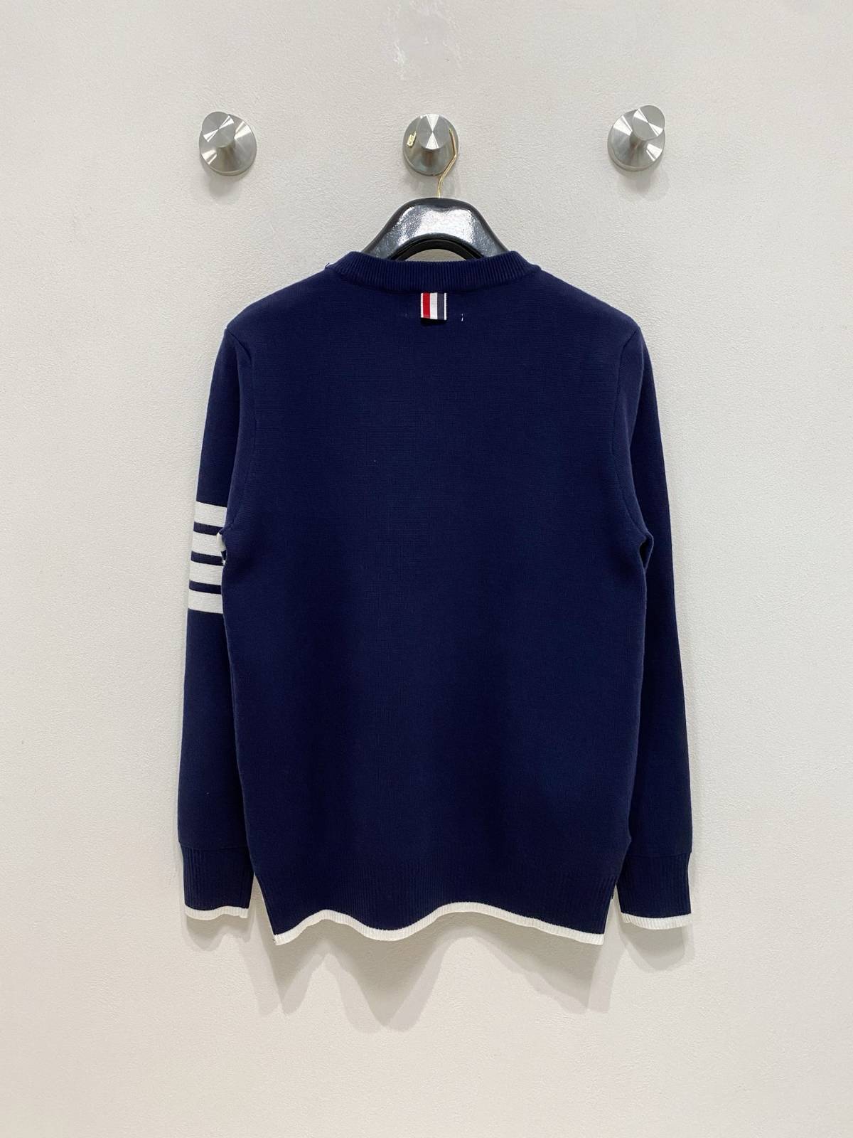 THOM BROWNE メンズ ニット クルーネック ケーブルニット ローゲージ オーバーサイズ 秋冬 ブラック グレー オフホワイト - 画像 11