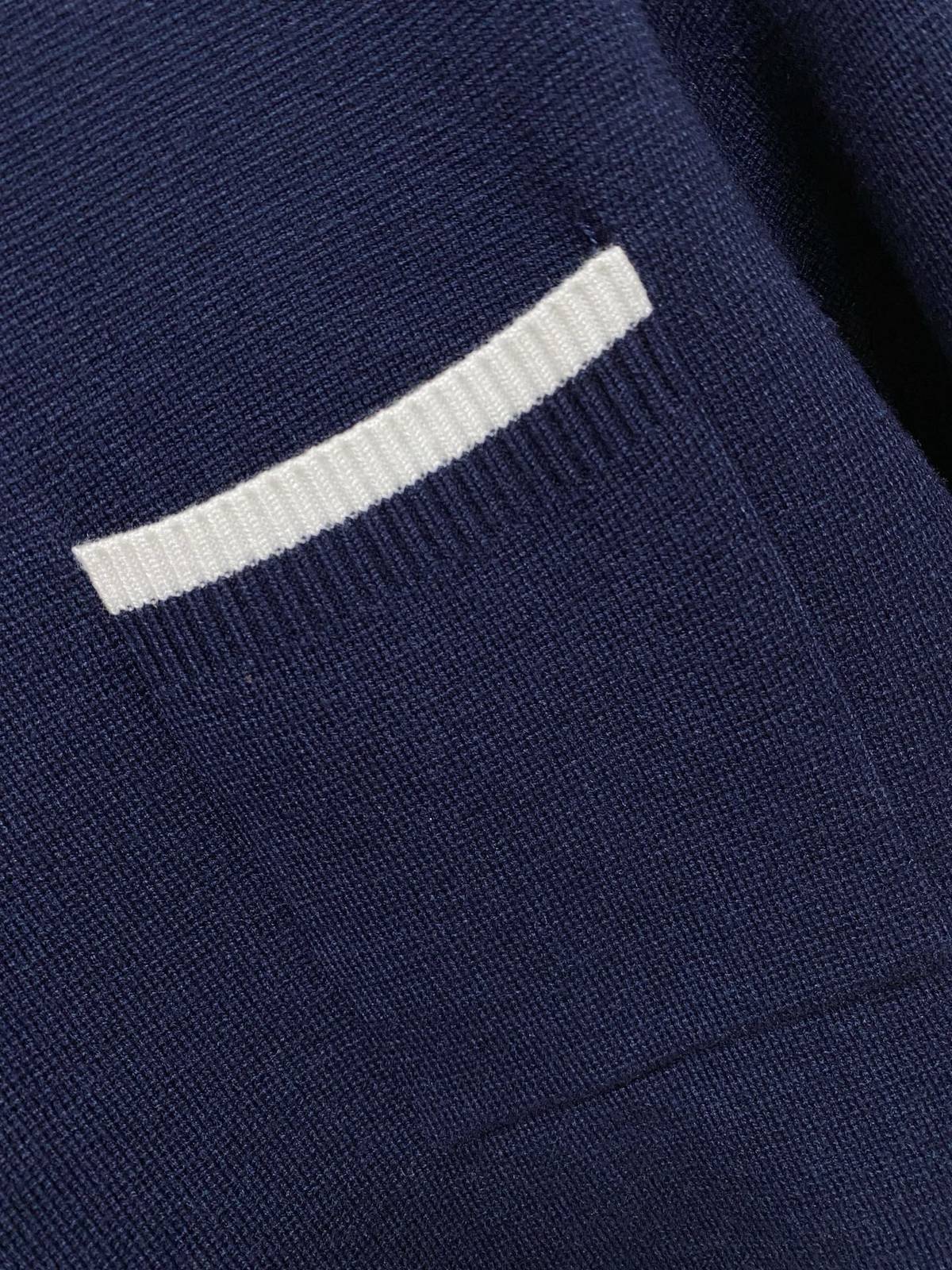 THOM BROWNE メンズ ニット クルーネック ケーブルニット ローゲージ オーバーサイズ 秋冬 ブラック グレー オフホワイト - 画像 14