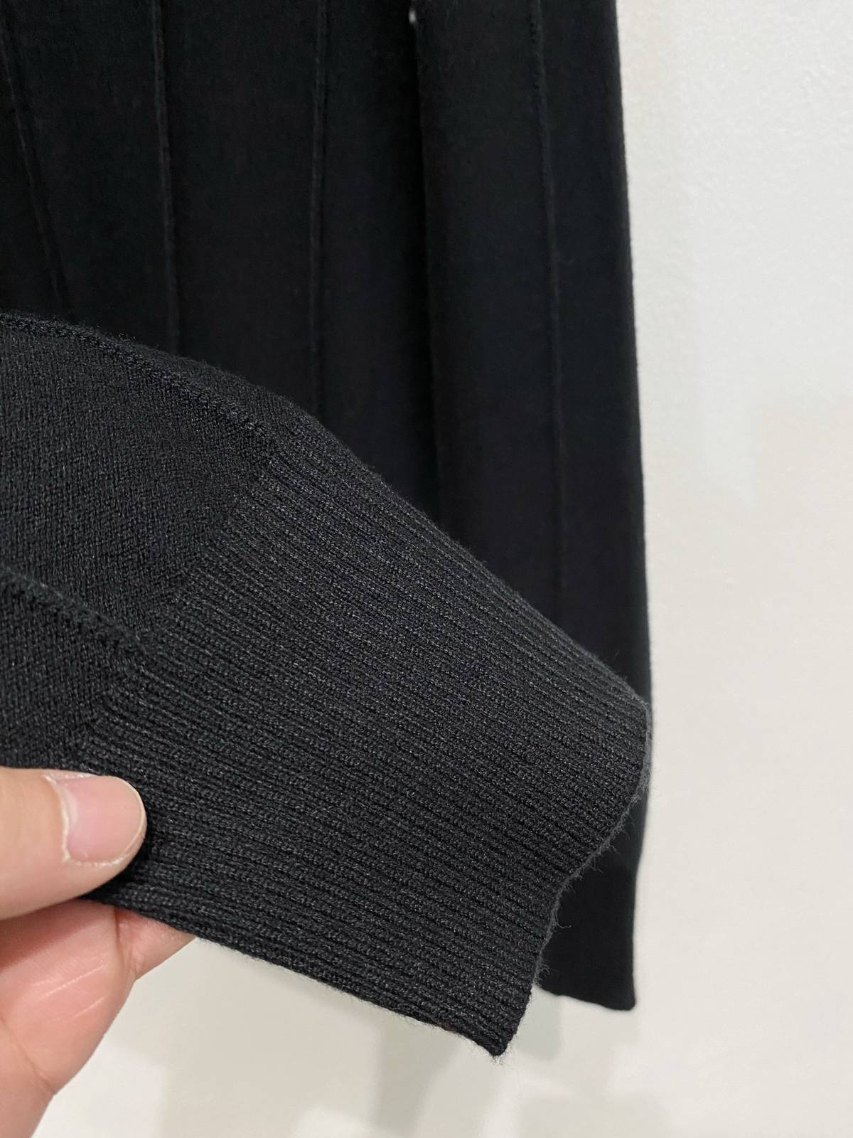 THOM BROWNE メンズ ニット クルーネック リブニット 綿混 ワッフル編み ビジカジ オフホワイト ブラック - 画像 3