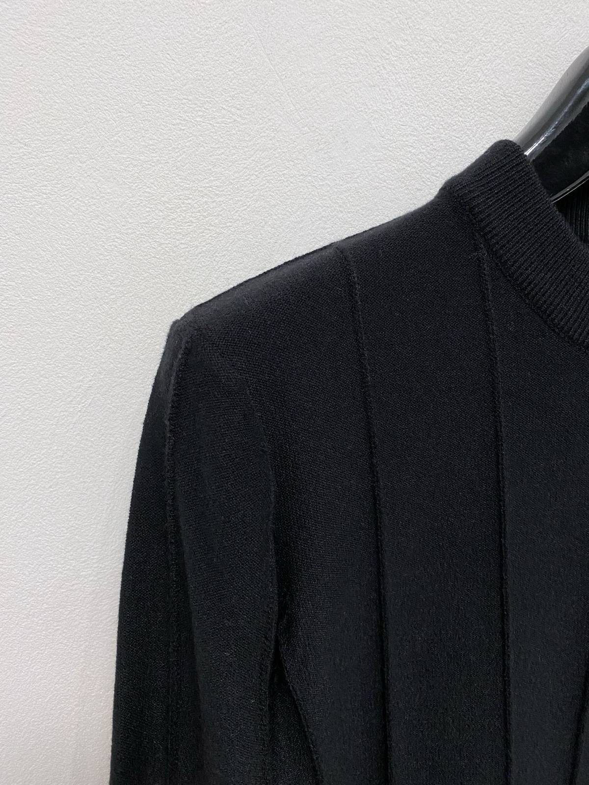THOM BROWNE メンズ ニット クルーネック リブニット 綿混 ワッフル編み ビジカジ オフホワイト ブラック - 画像 6
