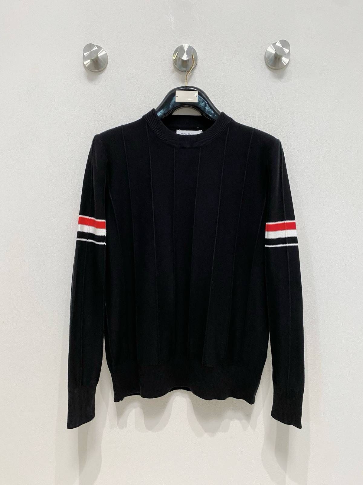 THOM BROWNE メンズ ニット クルーネック リブニット 綿混 ワッフル編み ビジカジ オフホワイト ブラック - 画像 8