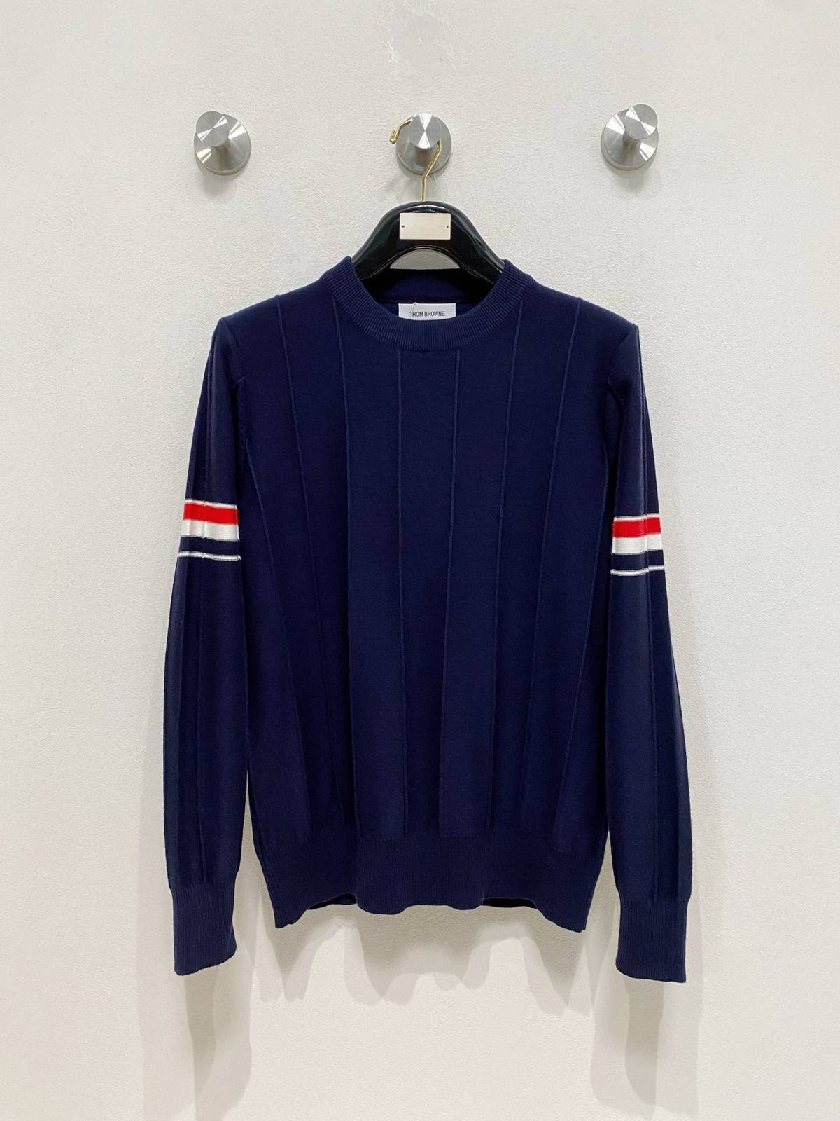 THOM BROWNE メンズ ニット クルーネック リブニット 綿混 ワッフル編み ビジカジ オフホワイト ブラック - 画像 9