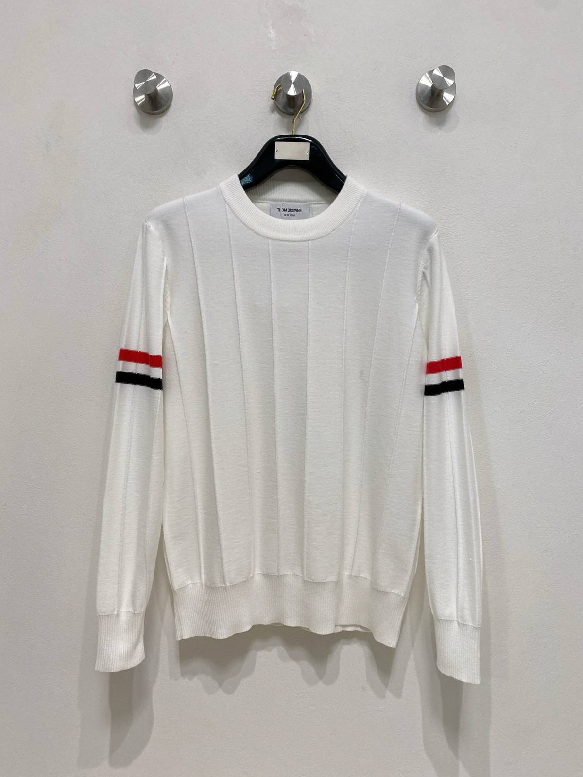 THOM BROWNE メンズ ニット クルーネック リブニット 綿混 ワッフル編み ビジカジ オフホワイト ブラック - 画像 13