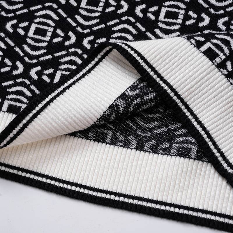 CASABLANCA メンズ ニット セーター ハーフジップ ロゴ刺繍 ワッフル編み オーバーサイズ 秋冬 ブラック - 画像 6