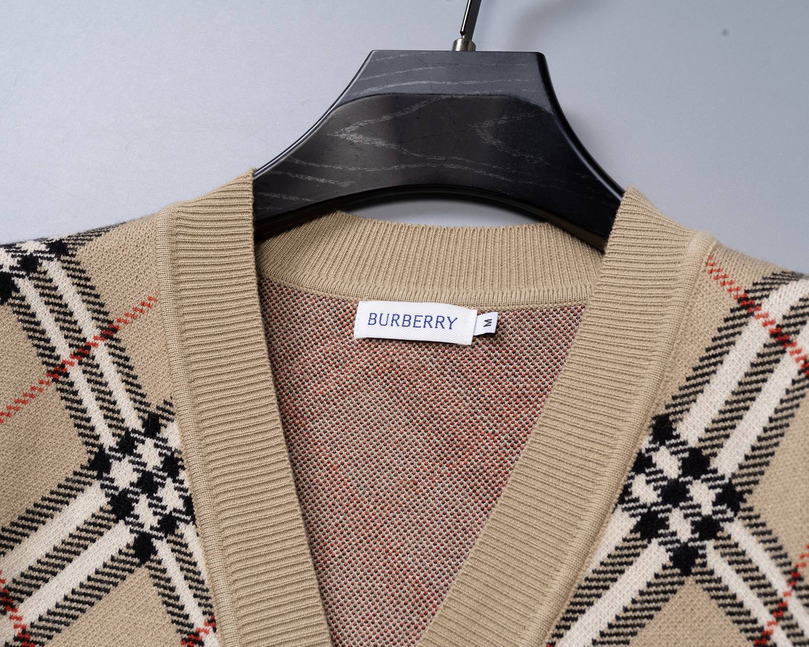 BURBERRY メンズ カーディガン クルーネック ケーブルニット ボーダー プチロゴ オーバーサイズ 秋冬 ベージュ - 画像 2