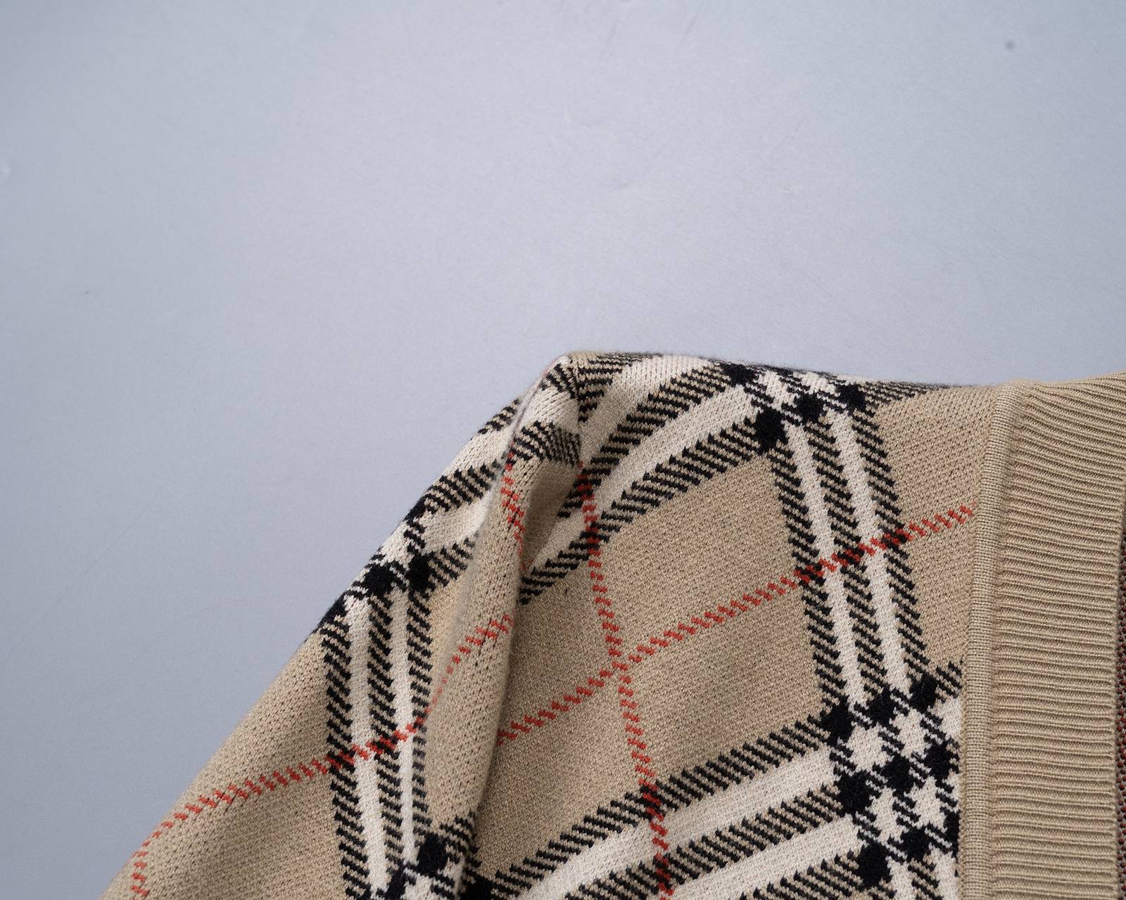 BURBERRY メンズ カーディガン クルーネック ケーブルニット ボーダー プチロゴ オーバーサイズ 秋冬 ベージュ - 画像 3