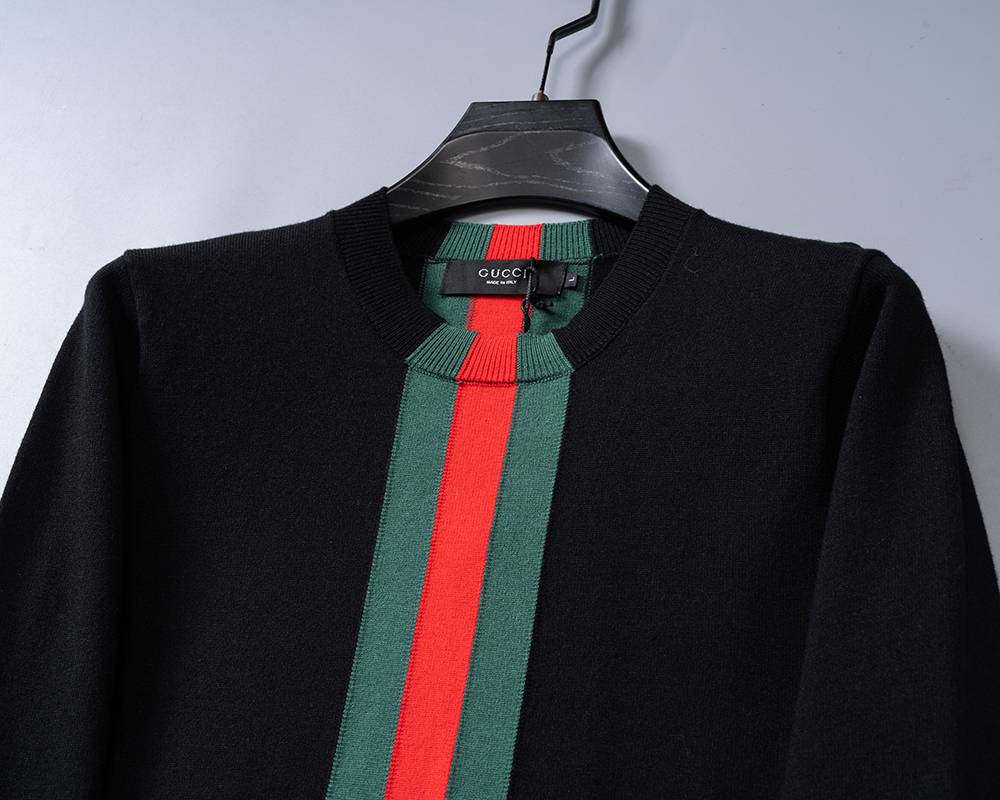 GUCCI グッチ メンズ ニット クルーネック ケーブルニット ロゴ刺繍 ブラック - 画像 3