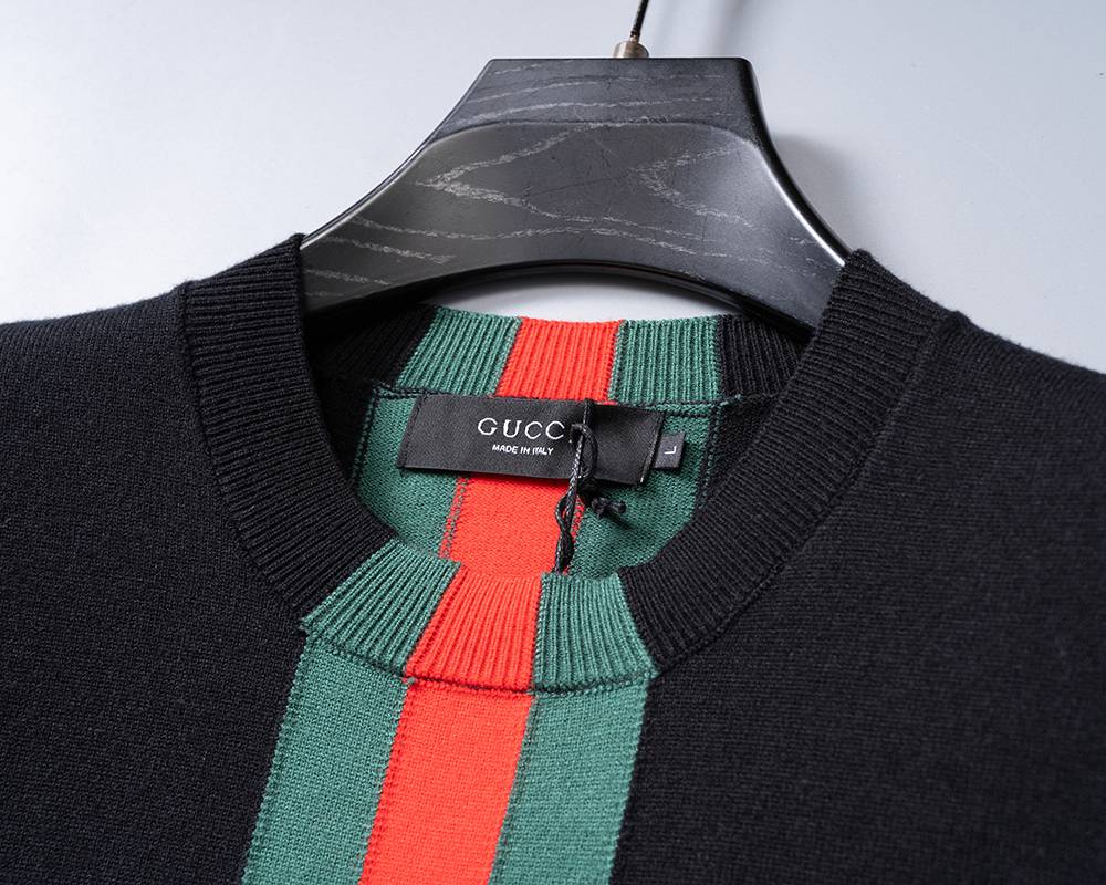 GUCCI グッチ メンズ ニット クルーネック ケーブルニット ロゴ刺繍 ブラック - 画像 4