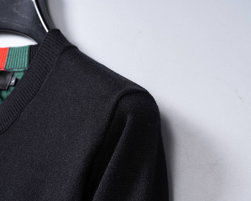 GUCCI グッチ メンズ ニット クルーネック ケーブルニット ロゴ刺繍 ブラック - 画像 5