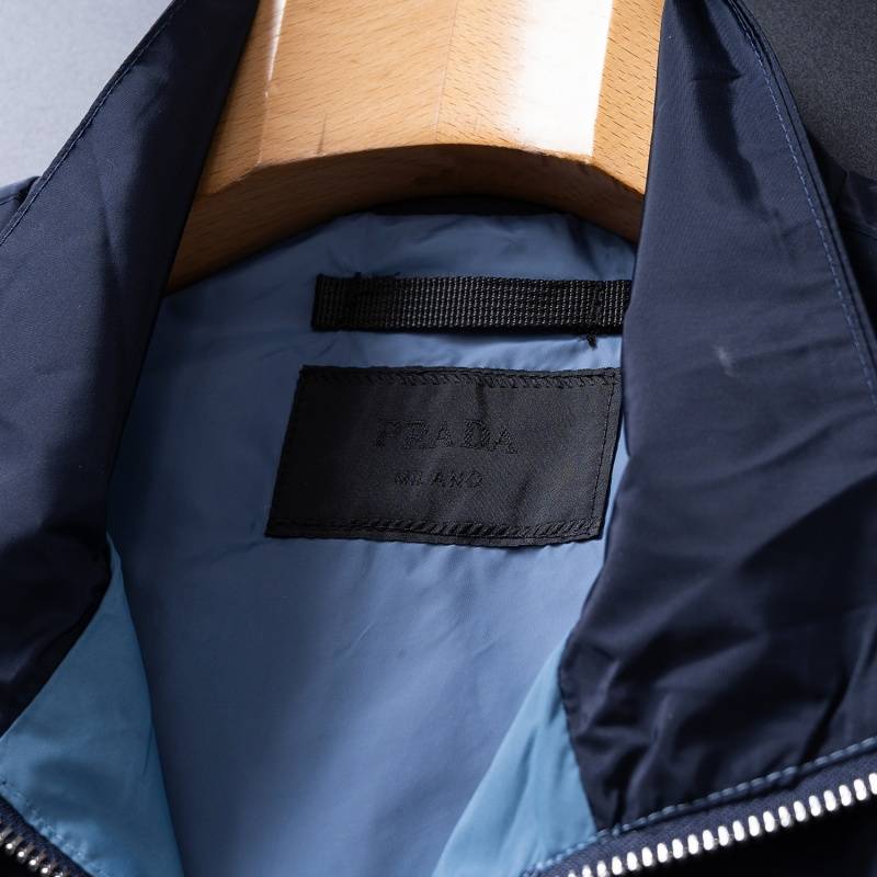 PRADA プラダ メンズ ジャケット ブルゾン スタンドカラージャケット ナイロン ロゴワッペン ミリタリー 通勤 通学 ネイビー - 画像 17